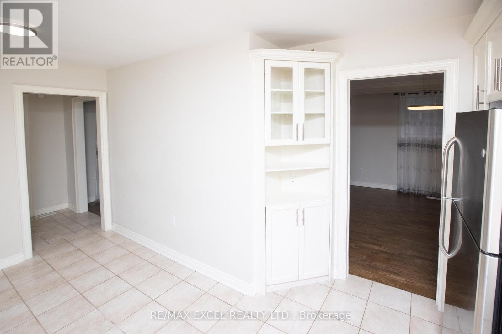 Single Family at Main Floor- 387 Crosby Avenue, Richmond Hill (Crosby), Ontario - Photo 8 - RE/MAX Garden City Realty