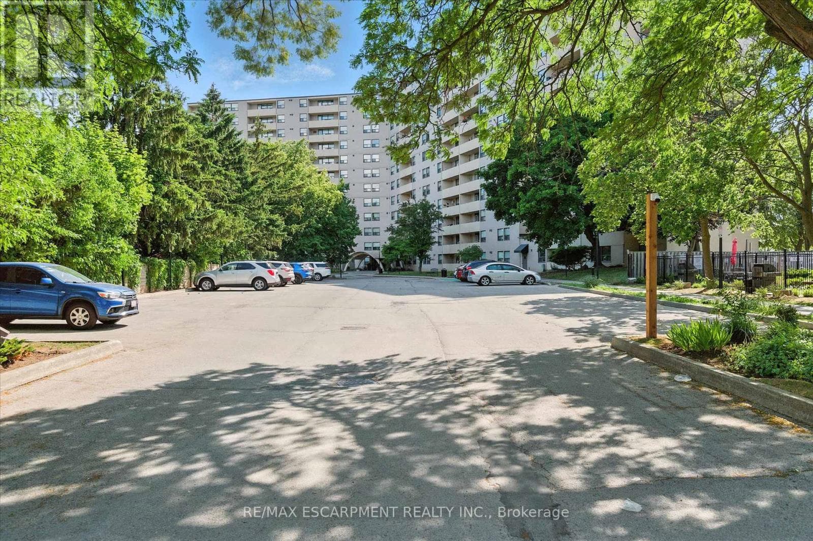 909- 700 Dynes Road