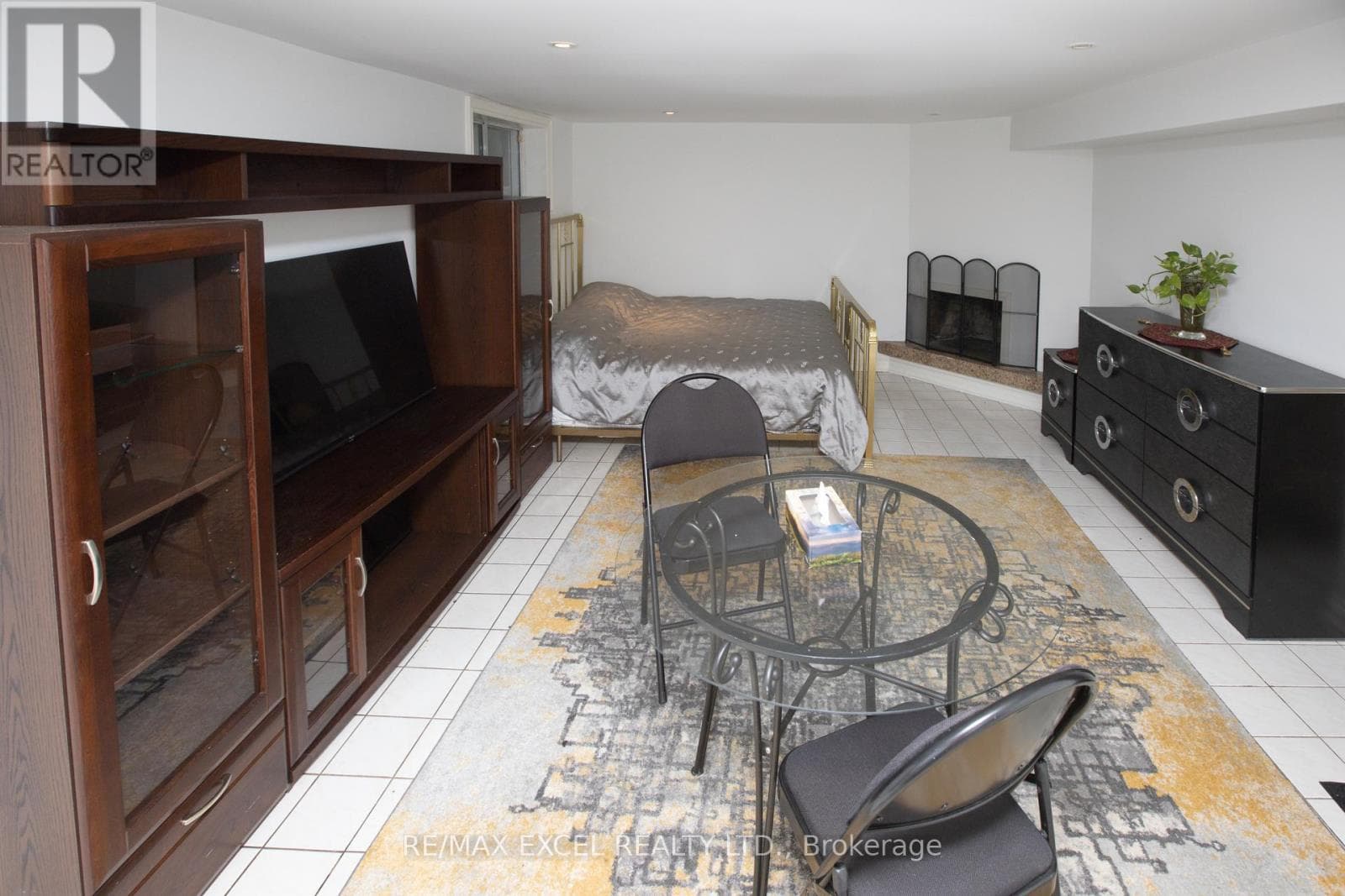 Single Family at 387 Crosby Avenue, Richmond Hill (Crosby), Ontario - Photo 6 - RE/MAX Garden City Realty