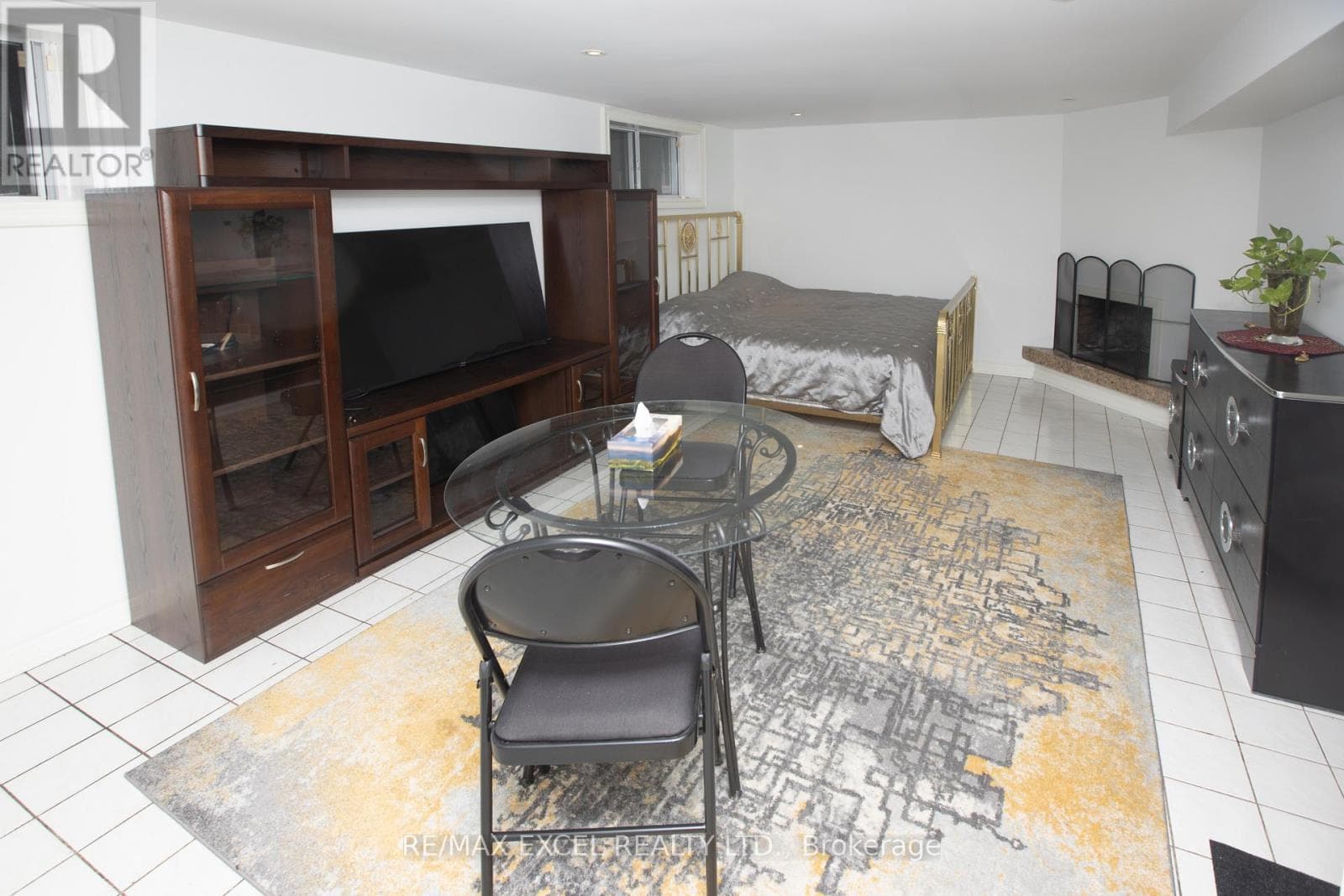 Single Family at 387 Crosby Avenue, Richmond Hill (Crosby), Ontario - Photo 8 - RE/MAX Garden City Realty