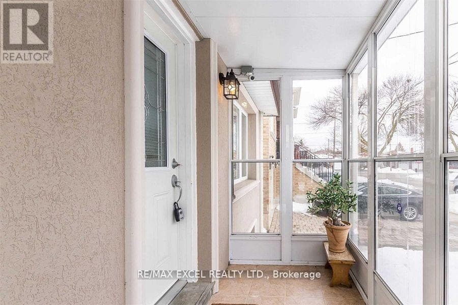Single Family at 416 Rimilton Avenue, Toronto (Alderwood), Ontario - Photo 3 - RE/MAX Garden City Realty