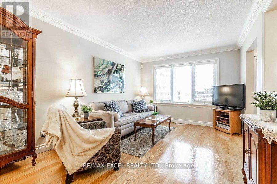 Single Family at 416 Rimilton Avenue, Toronto (Alderwood), Ontario - Photo 5 - RE/MAX Garden City Realty