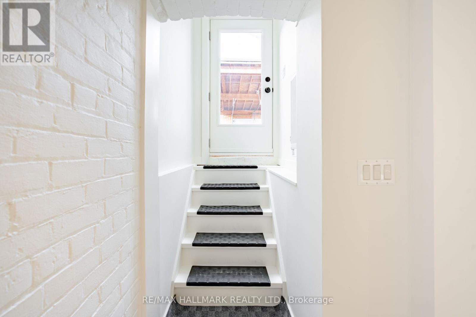 Single Family at Lower- 138 Milverton Boulevard, Toronto (Danforth), Ontario - Photo 2 - RE/MAX Garden City Realty