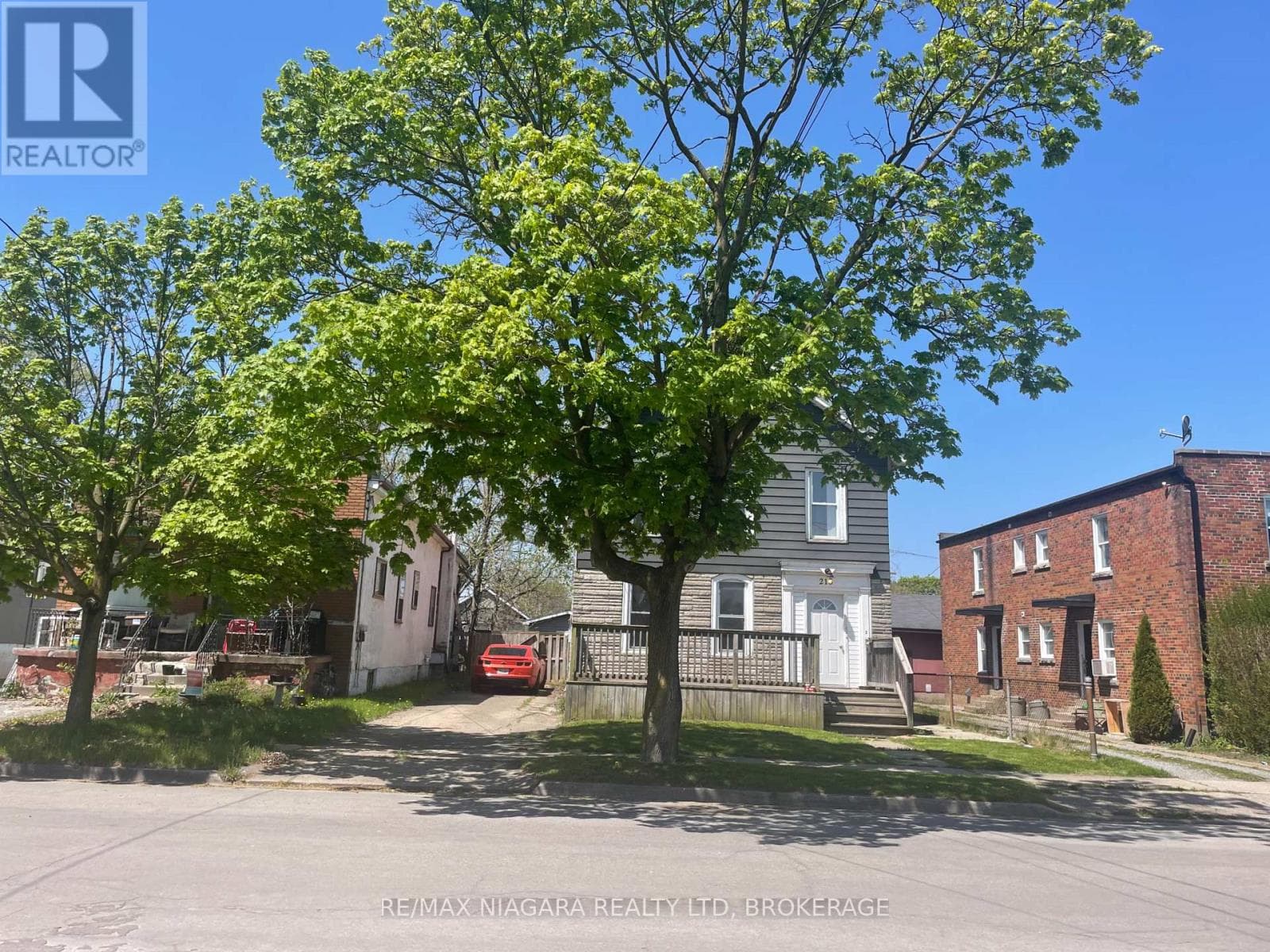 UPPER- 215 Mcalpine Avenue