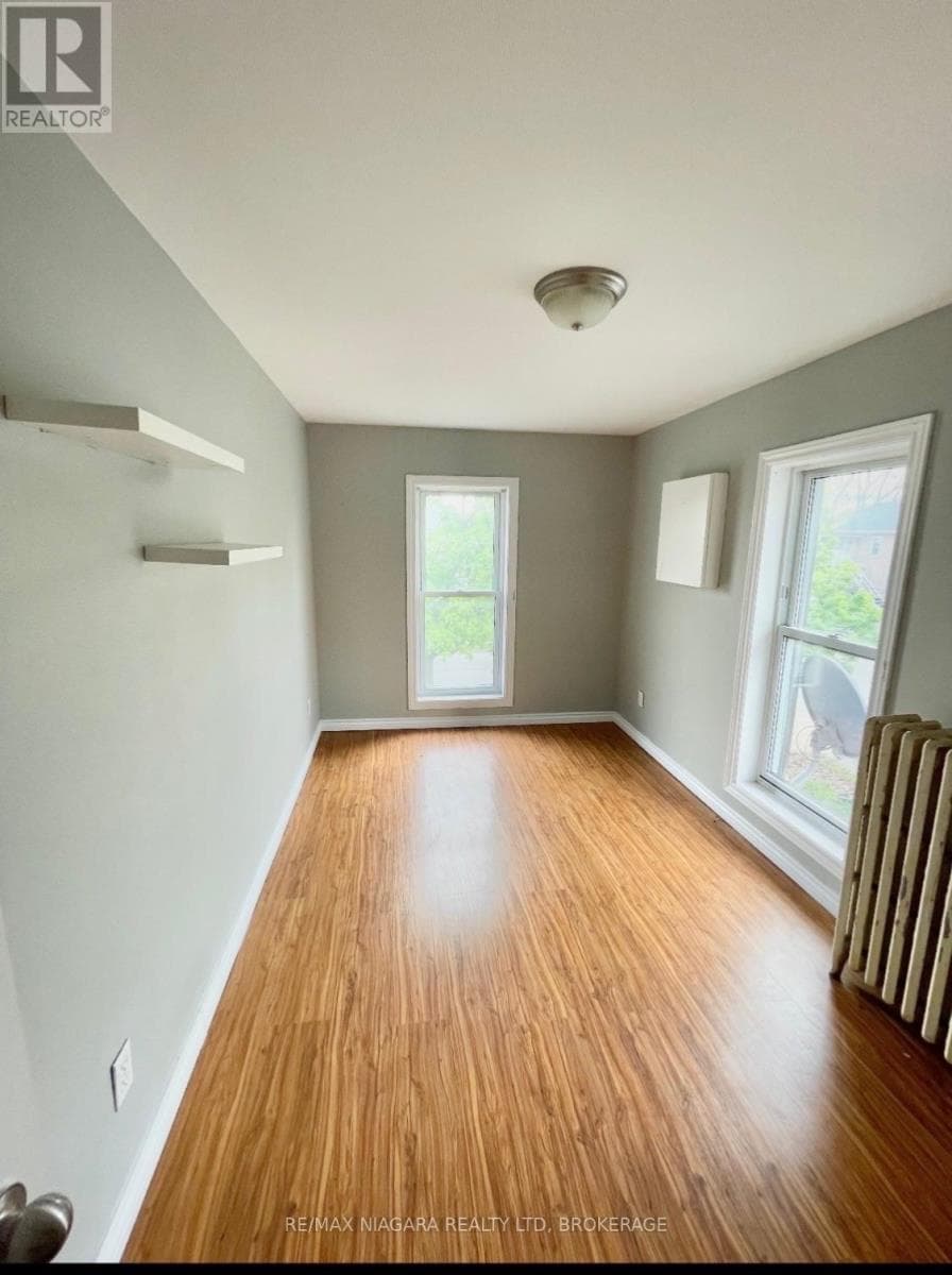 Multi-family at UPPER- 215 Mcalpine Avenue, Welland (Lincoln/Crowland), Ontario - Photo 10 - RE/MAX Garden City Realty
