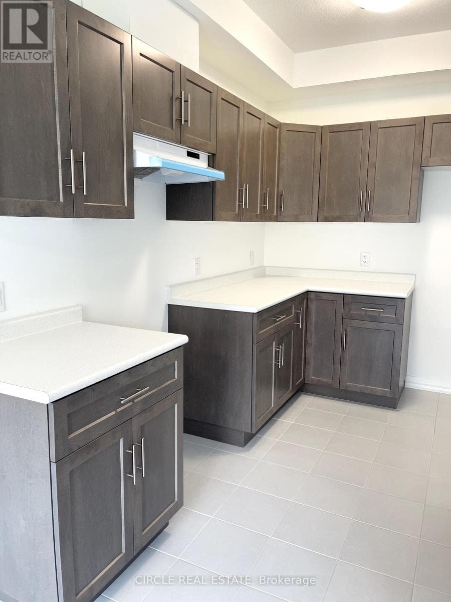 Single Family at 160 Bur Oak Drive, Thorold (Confederation Heights), Ontario - Photo 6 - RE/MAX Garden City Realty
