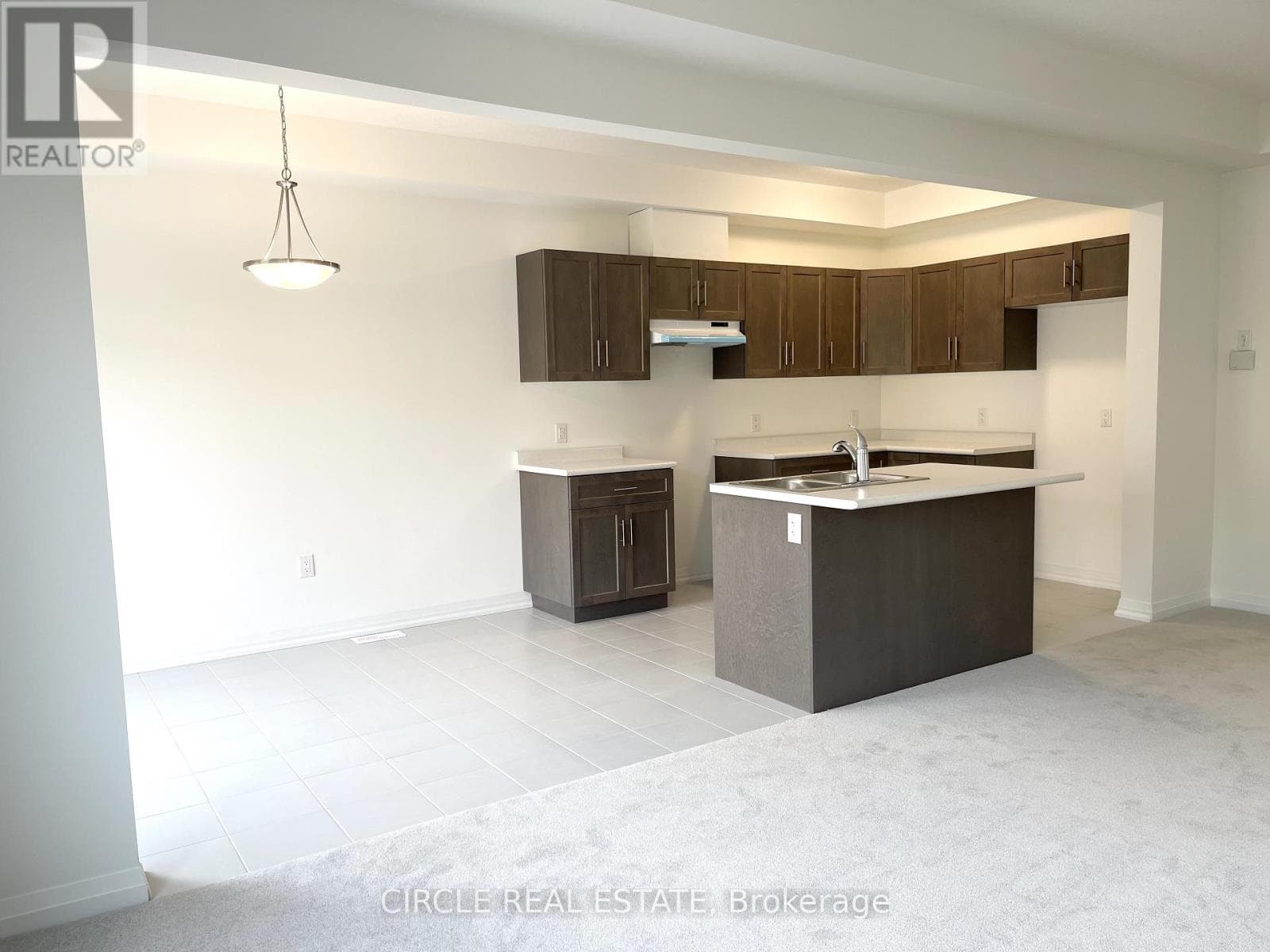 Single Family at 160 Bur Oak Drive, Thorold (Confederation Heights), Ontario - Photo 7 - RE/MAX Garden City Realty