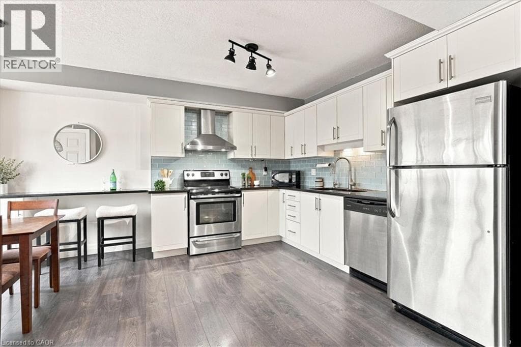 403- 1522 KING Street