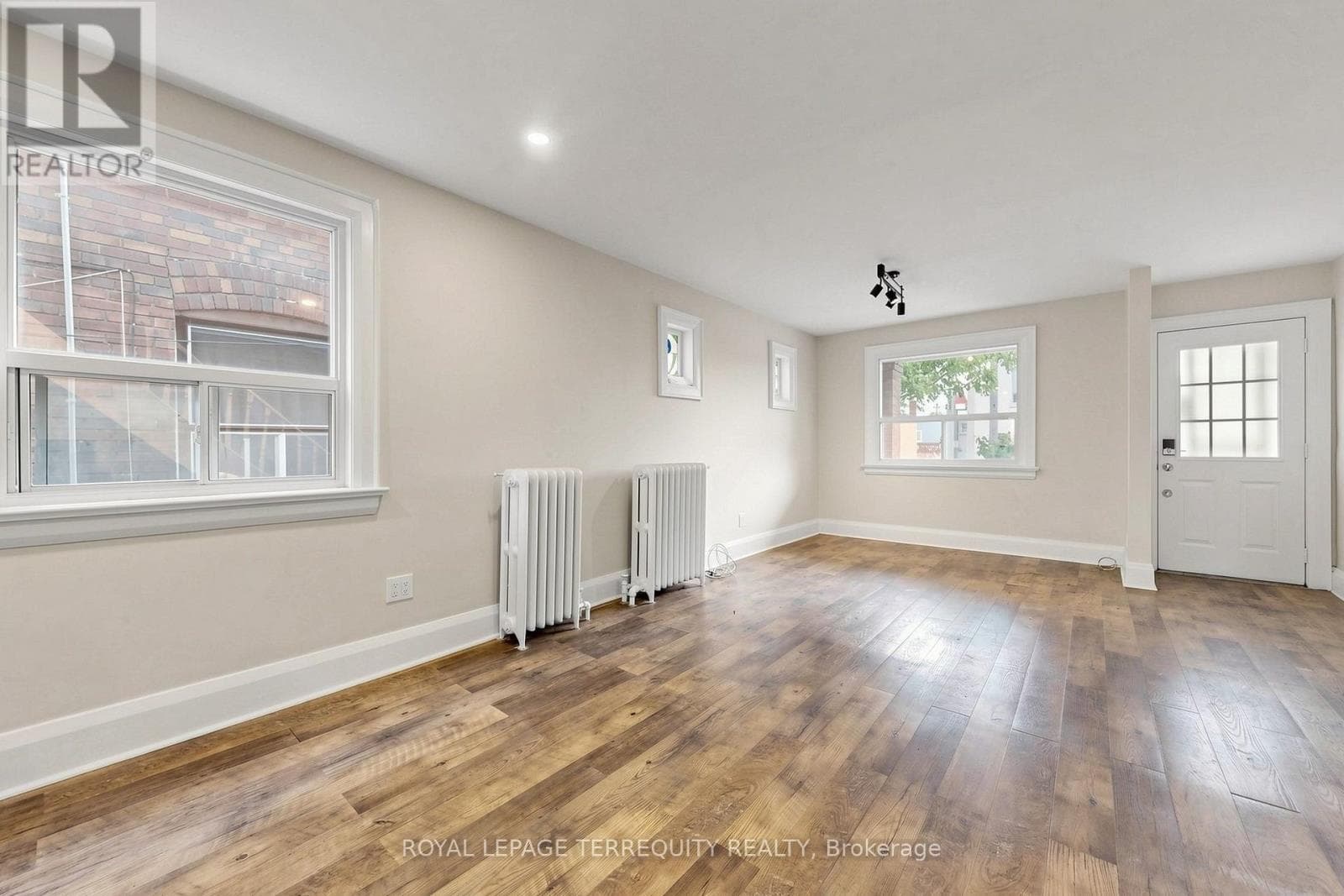 Single Family at 591 Vaughan Road, Toronto (Oakwood Village), Ontario - Photo 5 - RE/MAX Garden City Realty