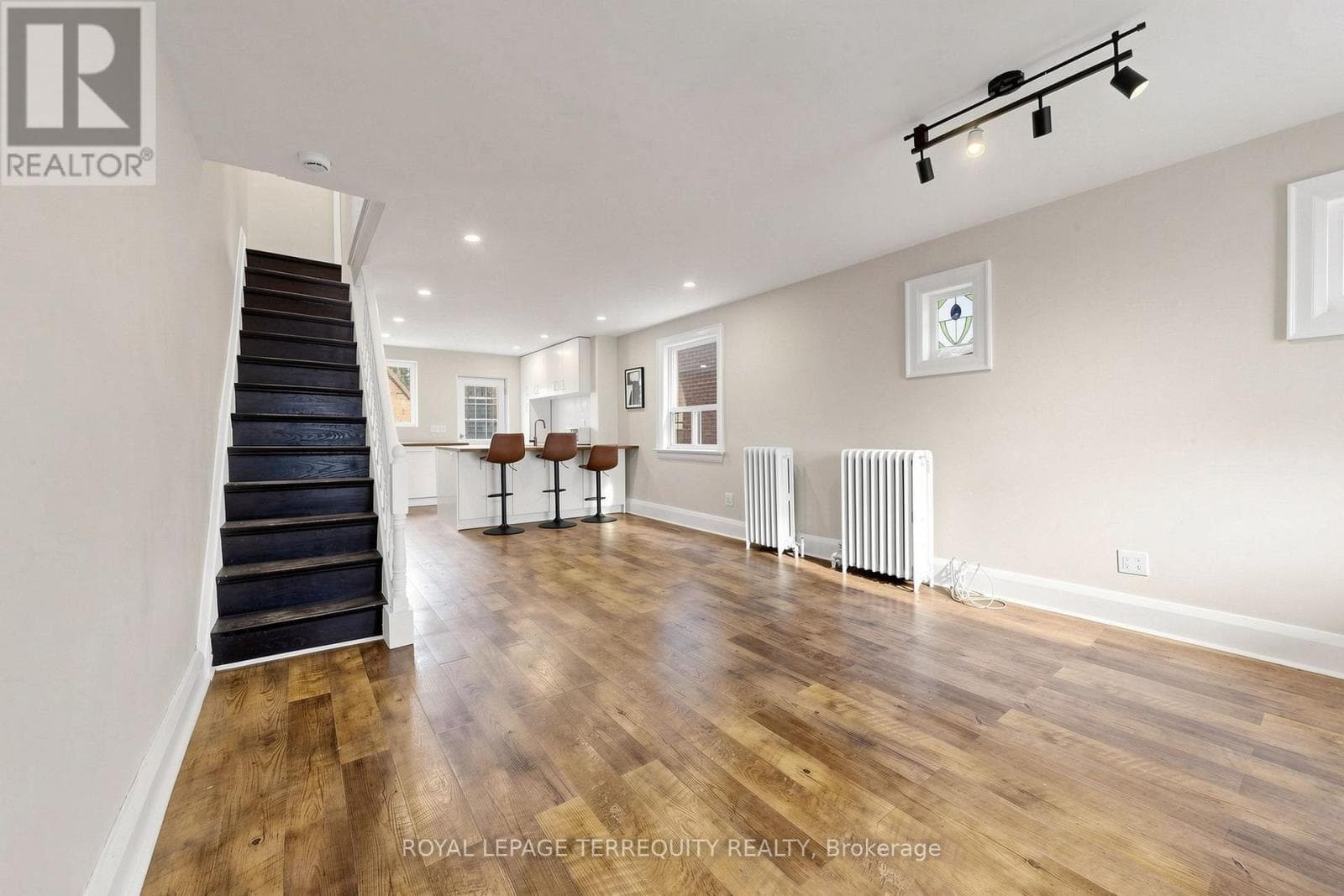 Single Family at 591 Vaughan Road, Toronto (Oakwood Village), Ontario - Photo 9 - RE/MAX Garden City Realty