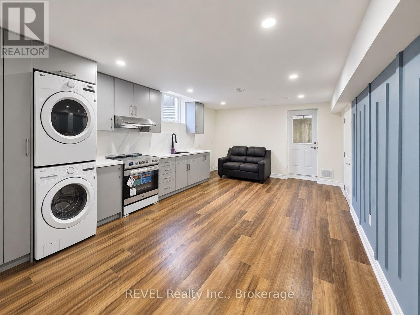 LOWER- 15 IRONWOOD Court