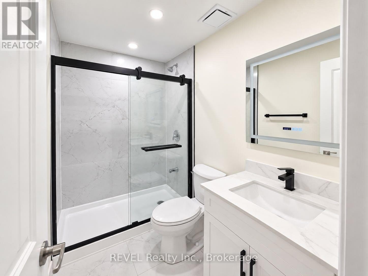 Single Family at LOWER- 15 IRONWOOD Court, Thorold (Confederation Heights), Ontario - Photo 3 - RE/MAX Garden City Realty