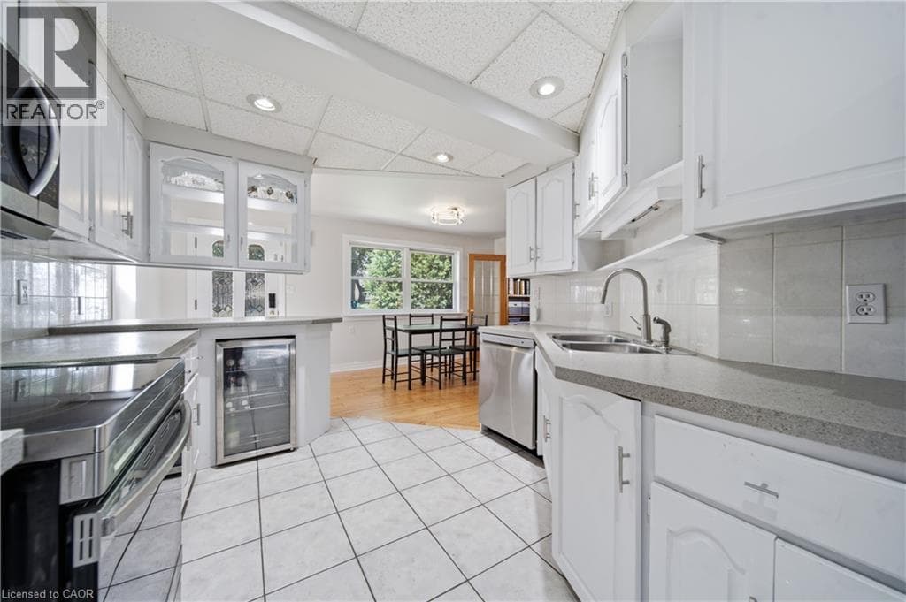 Single Family at 35 PERTH Road, Kitchener, Ontario - Photo 10 - RE/MAX Garden City Realty