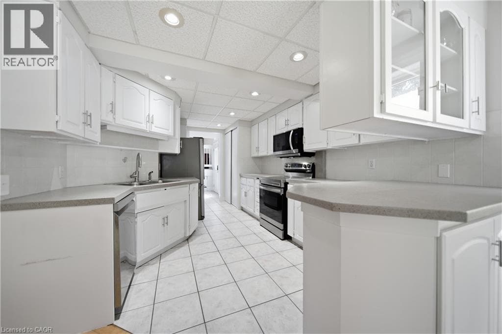 Single Family at 35 PERTH Road, Kitchener, Ontario - Photo 7 - RE/MAX Garden City Realty
