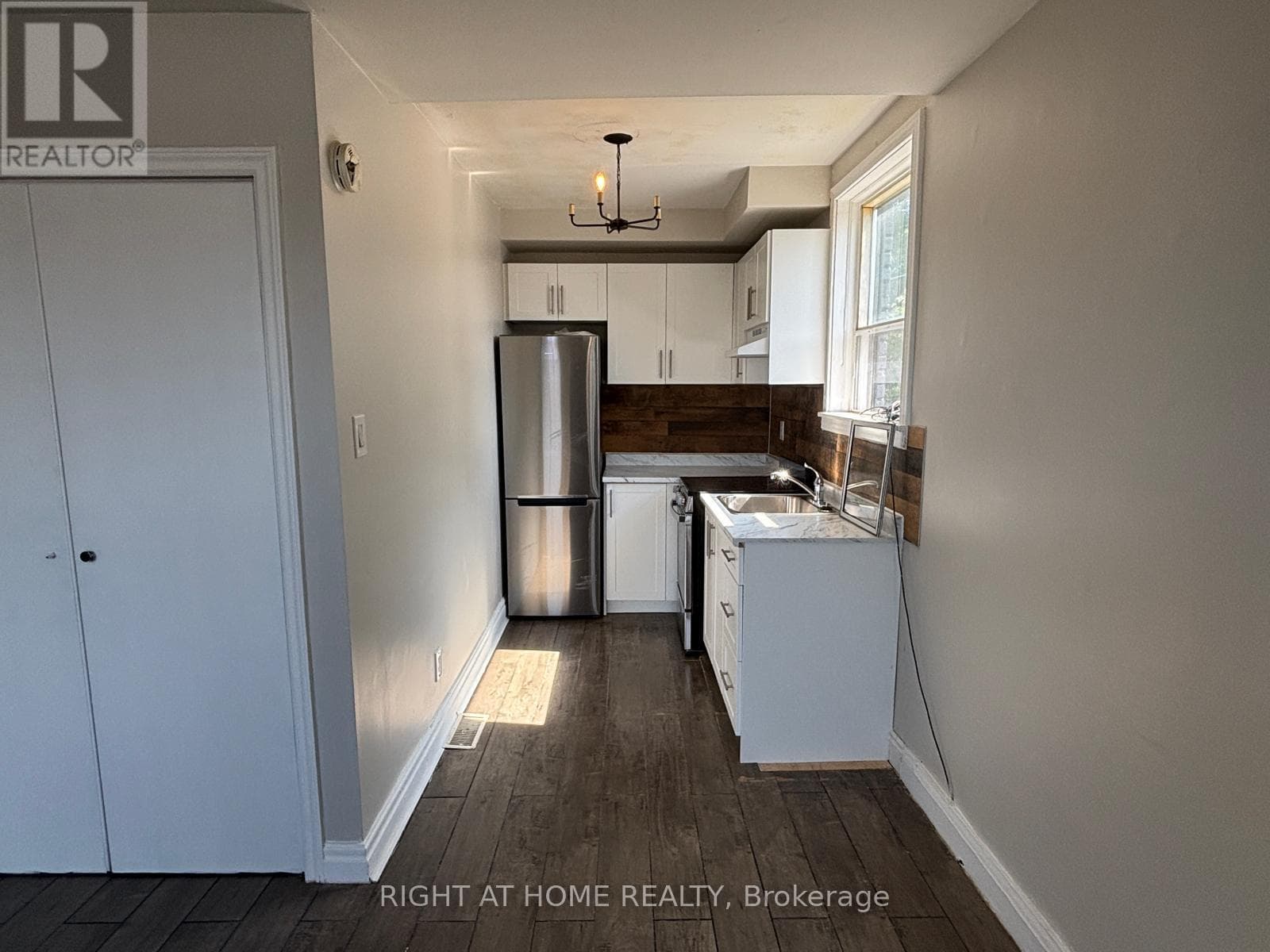 Single Family at 503 Oakwood Avenue, Toronto (Oakwood Village), Ontario - Photo 3 - RE/MAX Garden City Realty