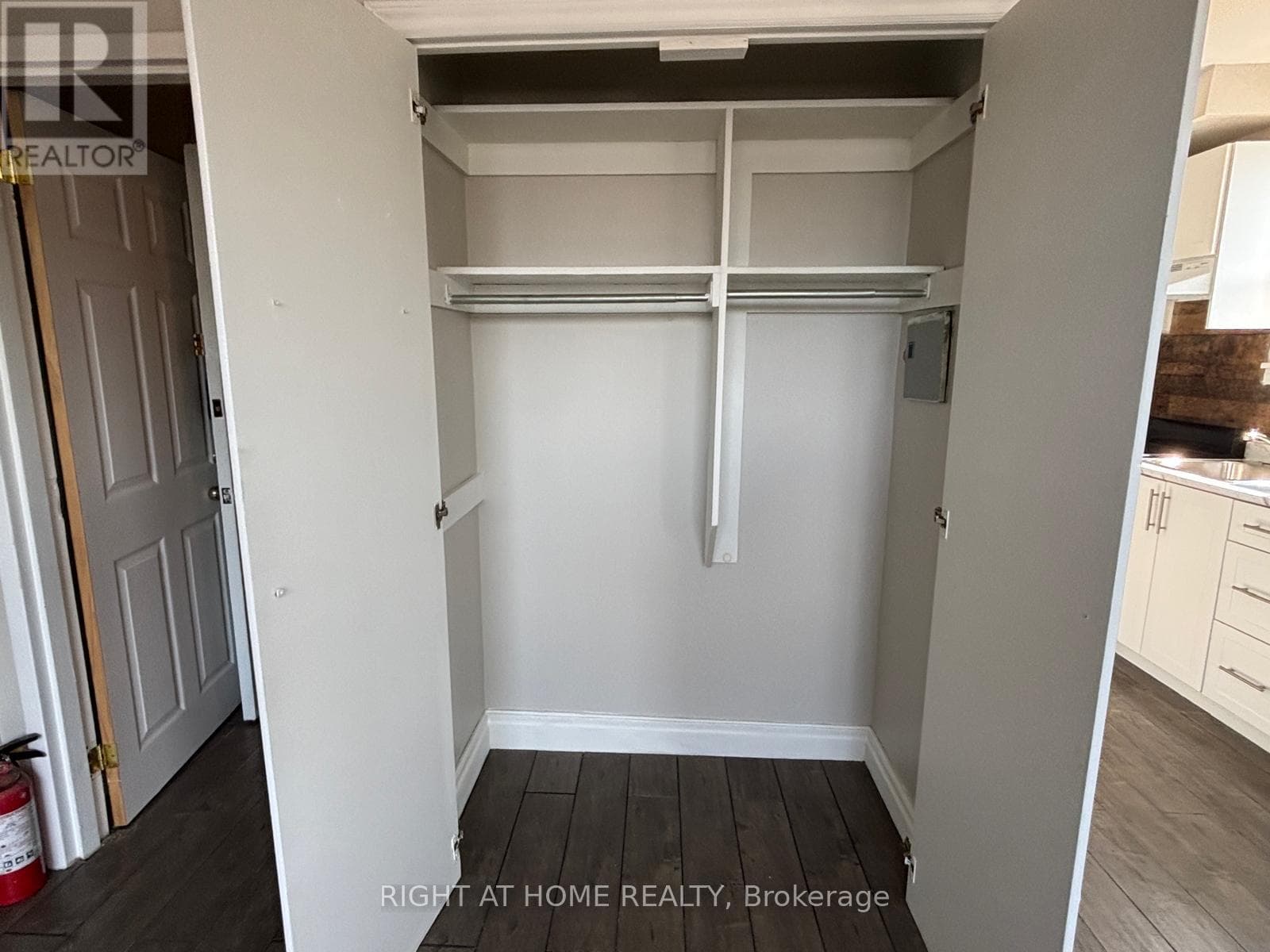 Single Family at 503 Oakwood Avenue, Toronto (Oakwood Village), Ontario - Photo 6 - RE/MAX Garden City Realty