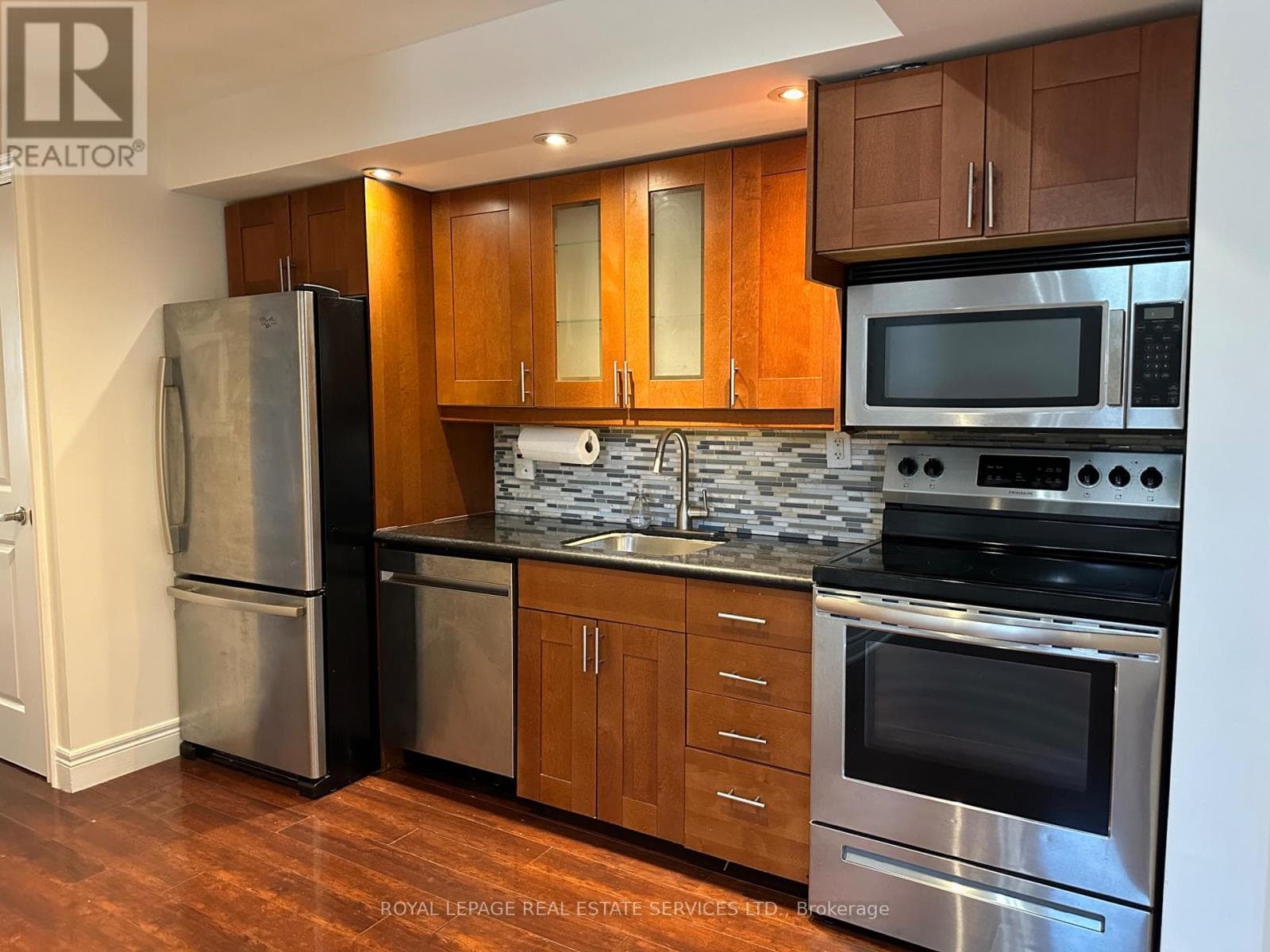 Multi-family at #1- 87 Lawrence Avenue, Toronto (Lawrence Park South), Ontario - Photo 4 - RE/MAX Garden City Realty