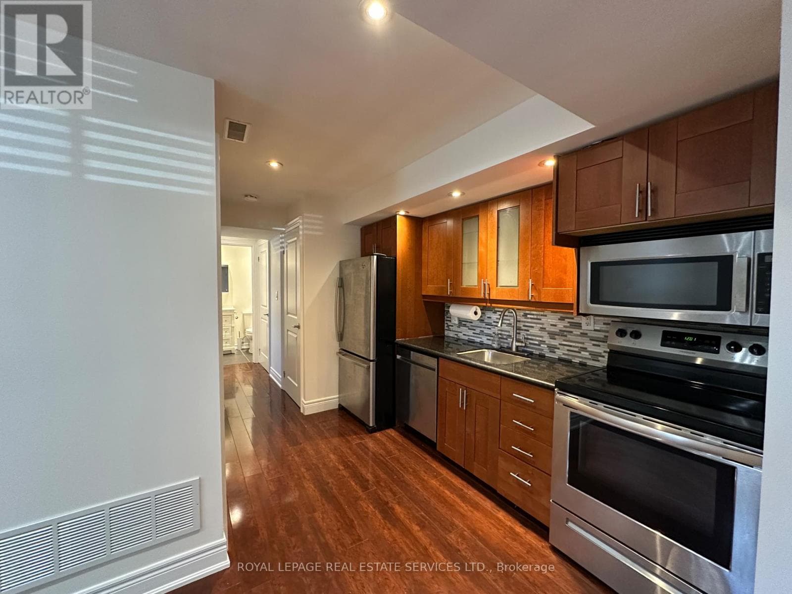 Multi-family at #1- 87 Lawrence Avenue, Toronto (Lawrence Park South), Ontario - Photo 5 - RE/MAX Garden City Realty