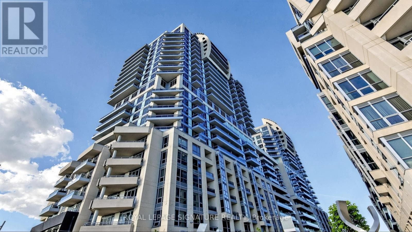 802- 9201 Yonge Street