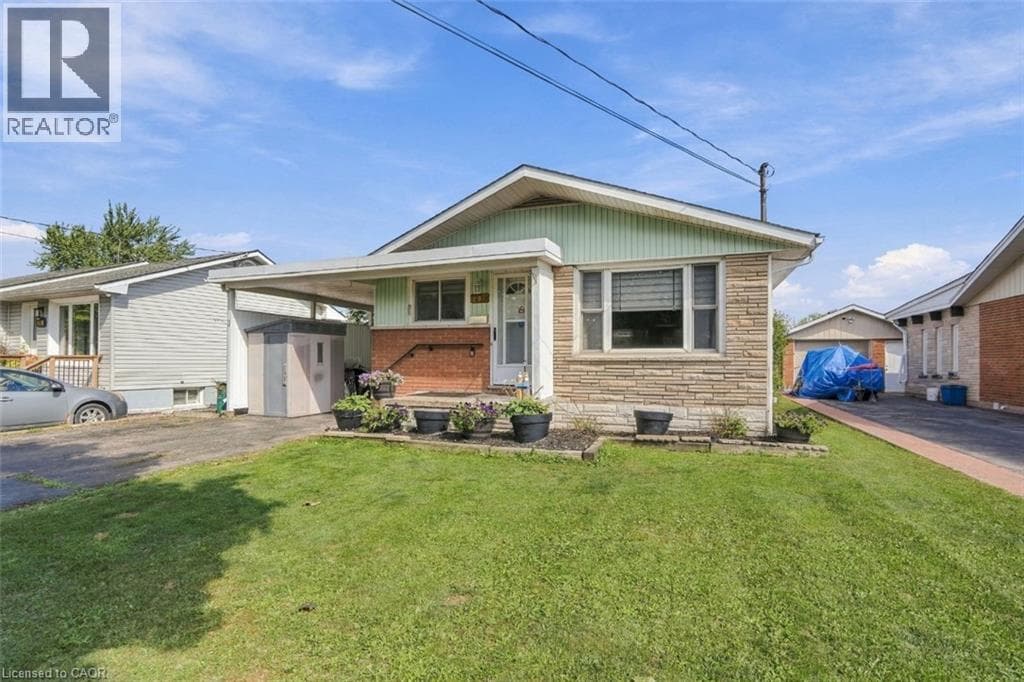 Single Family at 287 SANTONE Avenue, Welland, Ontario - Photo 4 - RE/MAX Garden City Realty
