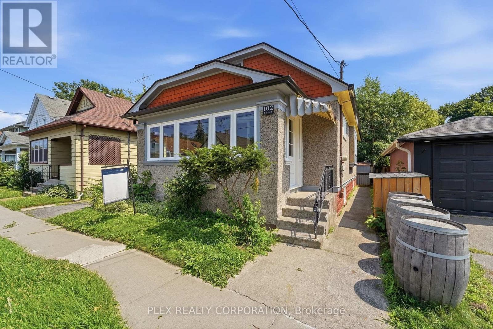 Single Family at 102 Beech Street, St. Catharines (Downtown), Ontario - Photo 3 - RE/MAX Garden City Realty