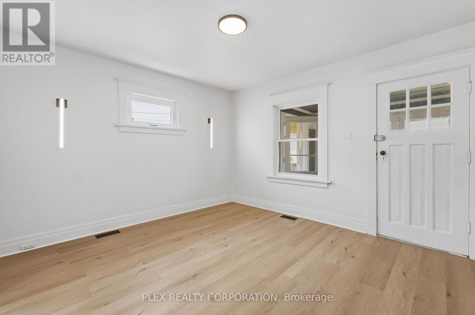 Single Family at 102 Beech Street, St. Catharines (Downtown), Ontario - Photo 7 - RE/MAX Garden City Realty