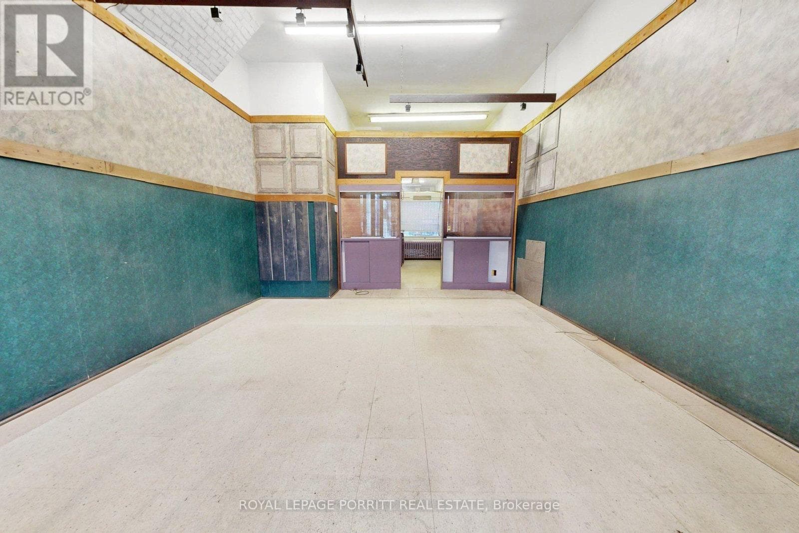 Retail at 3467 Lake Shore Boulevard, Toronto (Long Branch), Ontario - Photo 6 - RE/MAX Garden City Realty