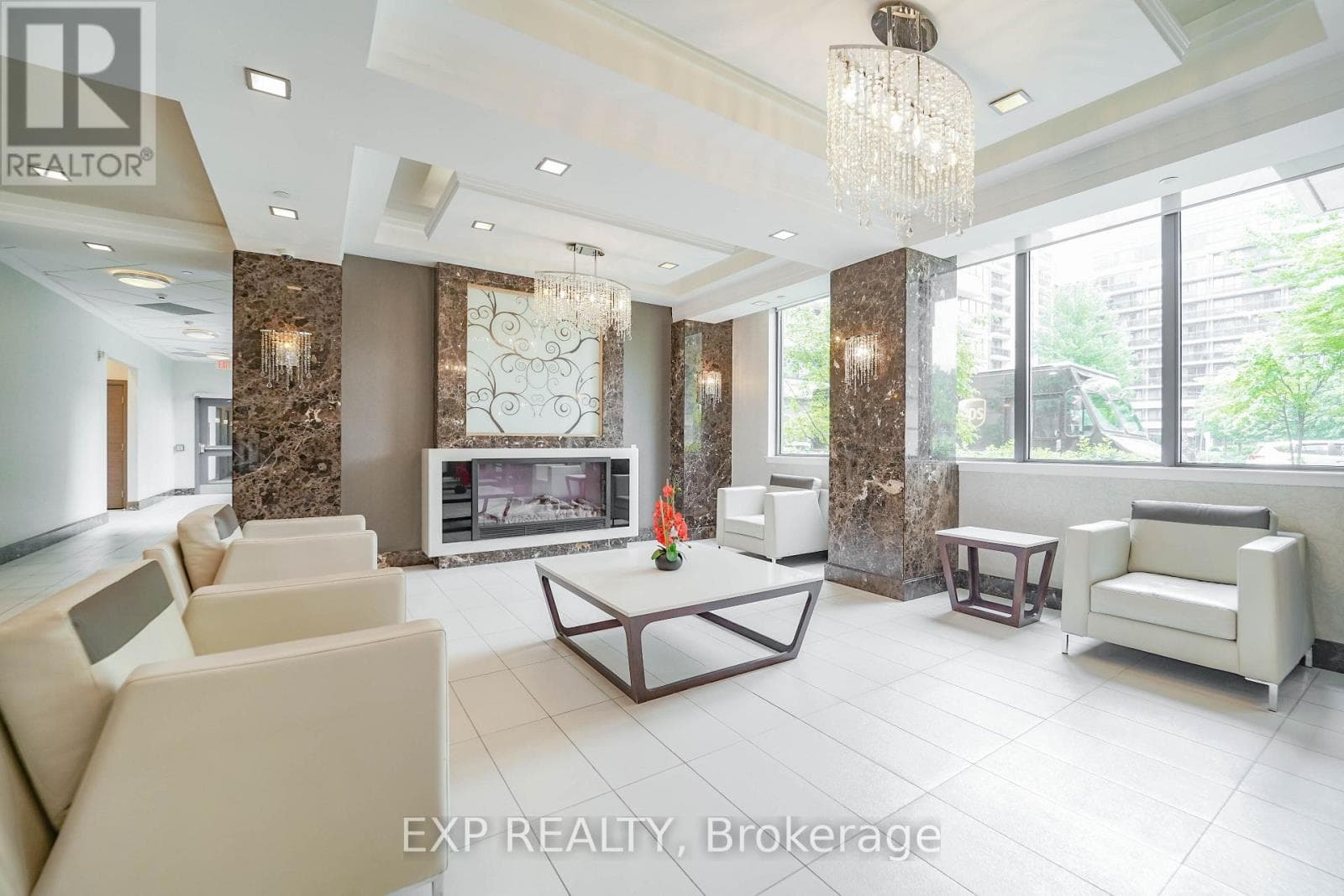 Single Family at 908- 376 Highway 7 Street, Richmond Hill (Doncrest), Ontario - Photo 8 - RE/MAX Garden City Realty