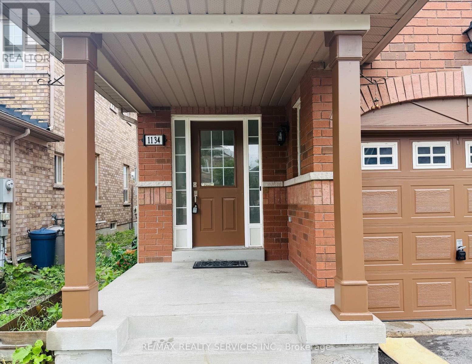 Single Family at 1134 Houston Drive, Milton (CL Clarke), Ontario - Photo 2 - RE/MAX Garden City Realty