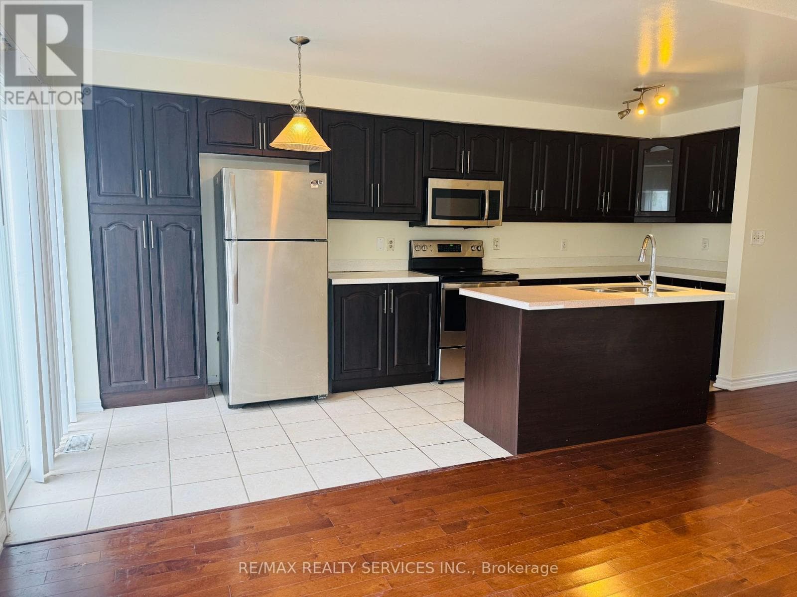 Single Family at 1134 Houston Drive, Milton (CL Clarke), Ontario - Photo 5 - RE/MAX Garden City Realty
