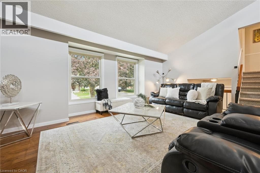 Single Family at 21 COLEBROOK Court, Kitchener, Ontario - Photo 7 - RE/MAX Garden City Realty