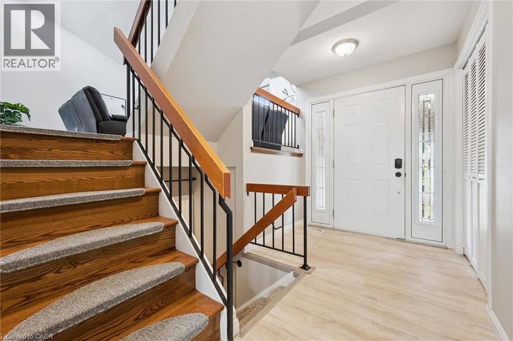 Single Family at 21 COLEBROOK Court, Kitchener, Ontario - Photo 5 - RE/MAX Garden City Realty