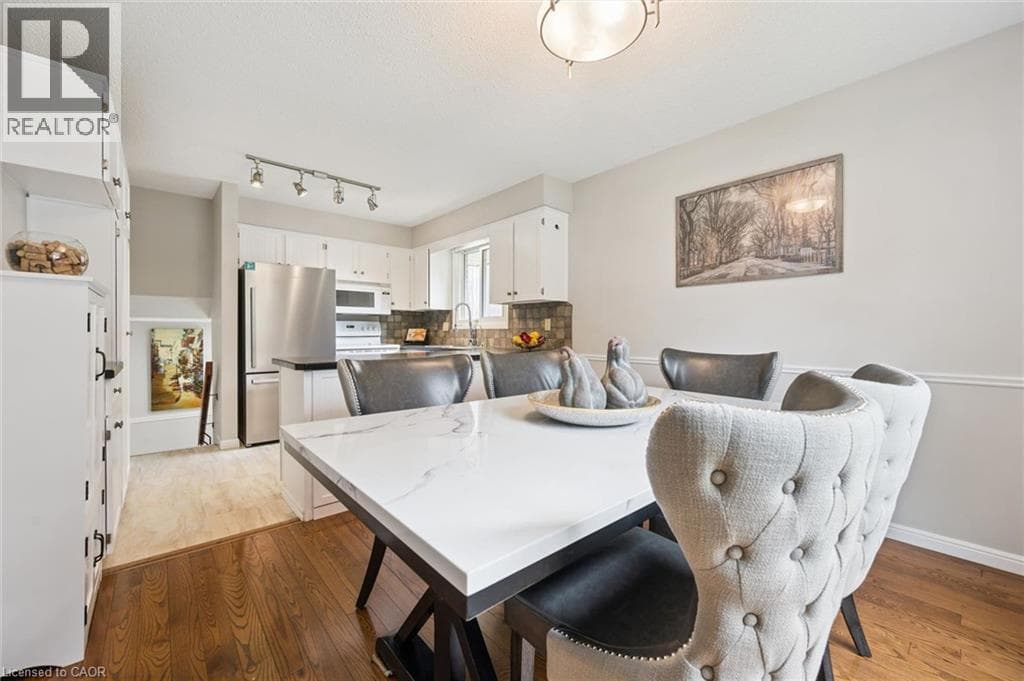 Single Family at 21 COLEBROOK Court, Kitchener, Ontario - Photo 10 - RE/MAX Garden City Realty