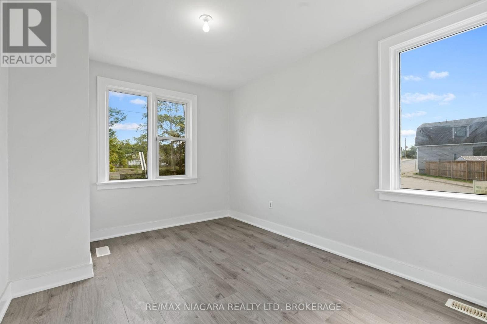 Single Family at 9 Prince Street, St. Catharines (E. Chester), Ontario - Photo 6 - RE/MAX Garden City Realty