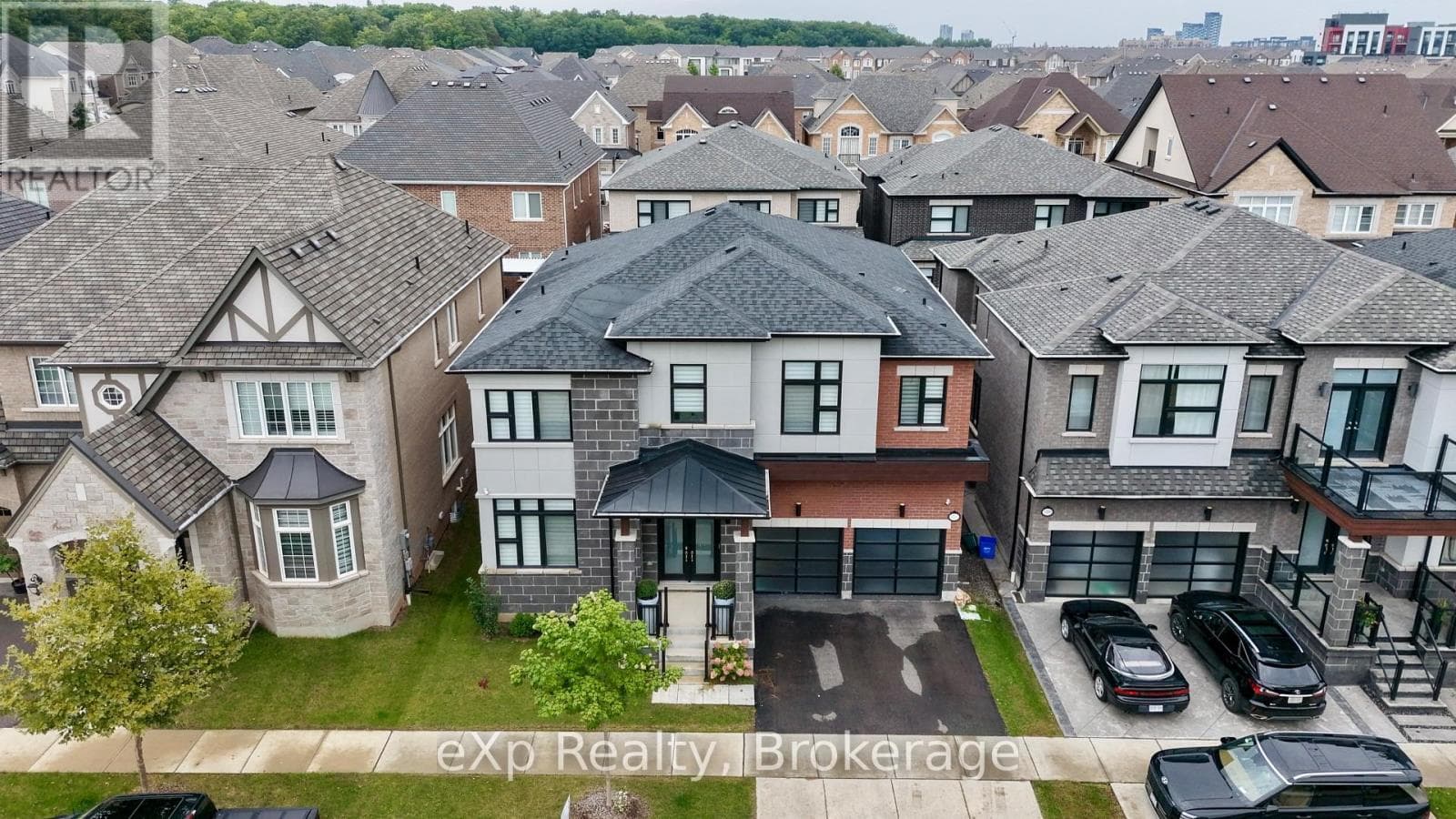Single Family at 3313 Sunningdale Gardens, Oakville (GO Glenorchy), Ontario - Photo 2 - RE/MAX Garden City Realty