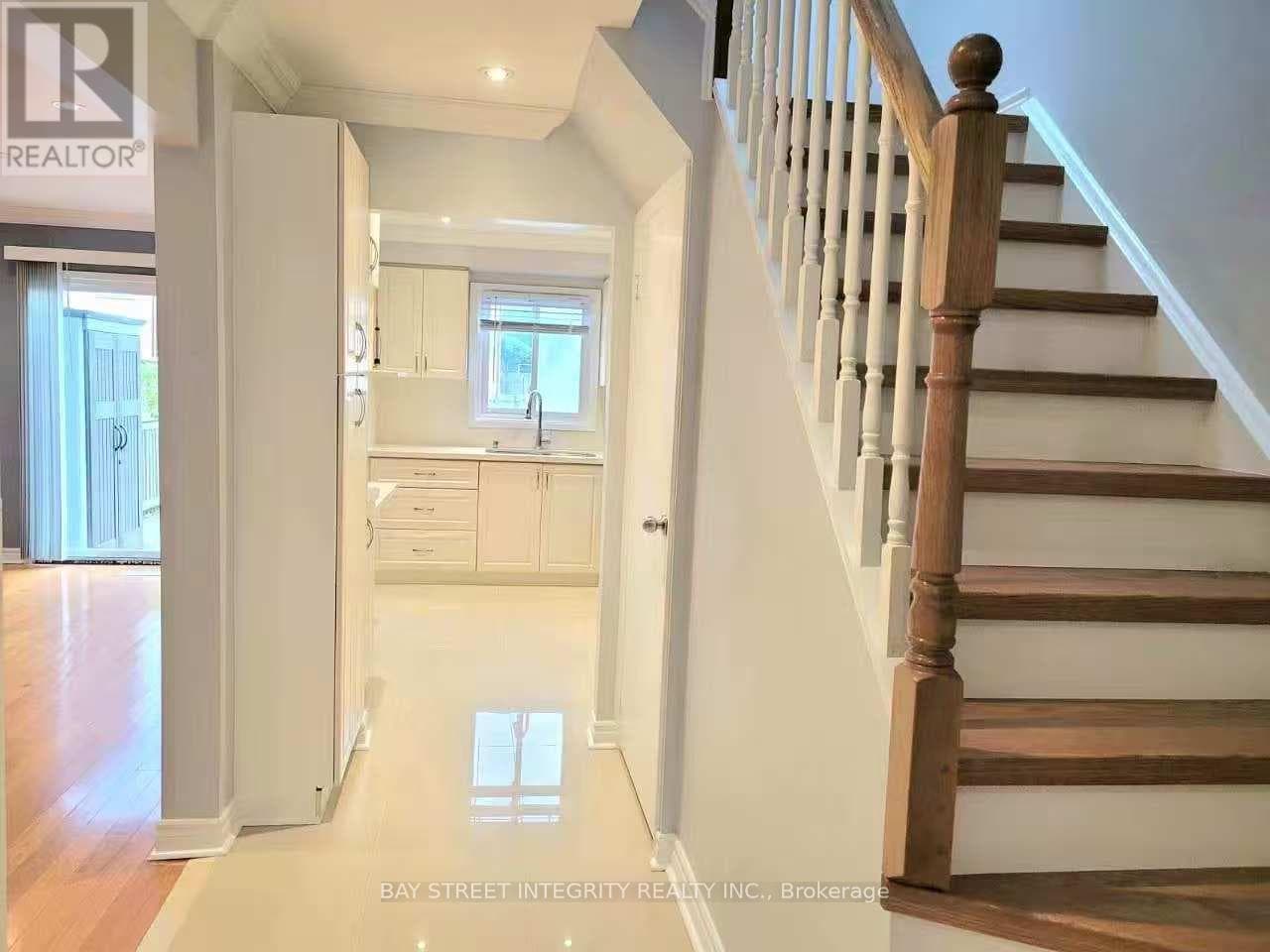 Single Family at 22 Dunbar Crescent, Markham (Milliken Mills East), Ontario - Photo 4 - RE/MAX Garden City Realty