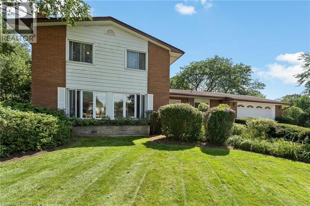 Single Family at 3546 ETON Crescent, Niagara Falls, Ontario - Photo 3 - RE/MAX Garden City Realty