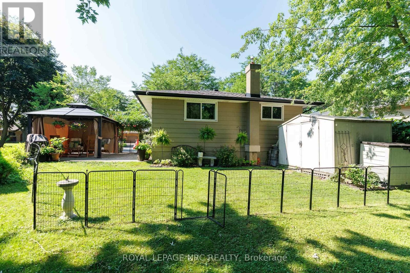 Single Family at 8025 Michael Street, Niagara Falls (Ascot), Ontario - Photo 3 - RE/MAX Garden City Realty