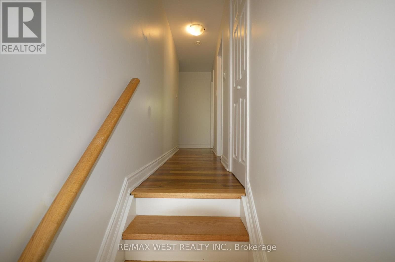 Single Family at 32 Axsmith Crescent, Toronto (Don Valley Village), Ontario - Photo 9 - RE/MAX Garden City Realty