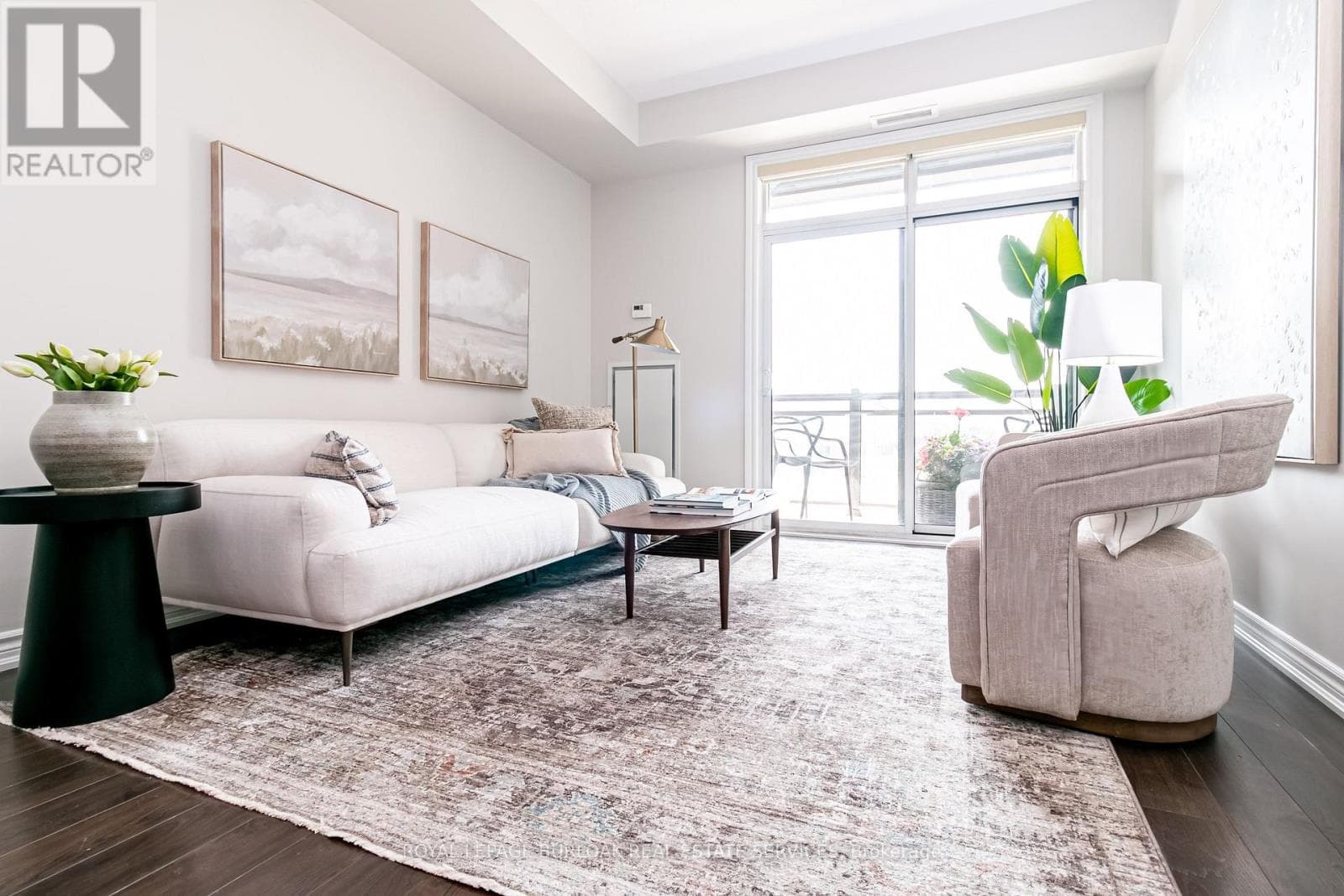 221- 35 Southshore Crescent