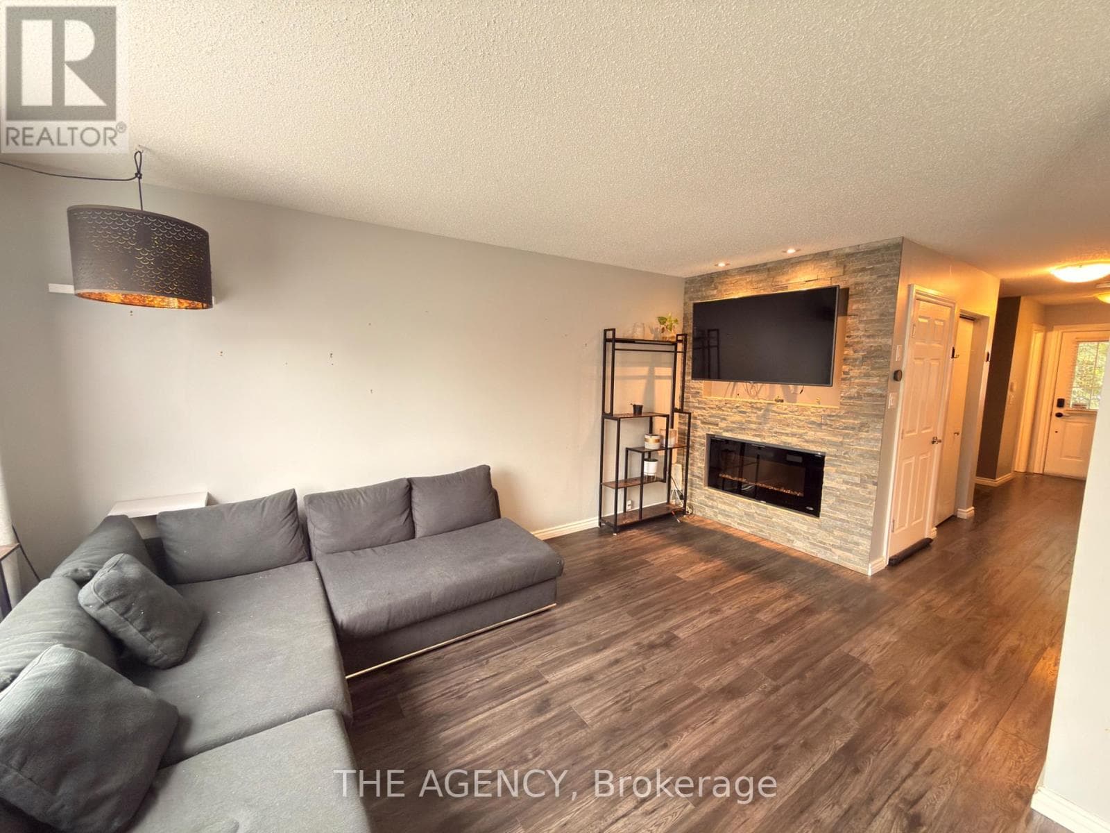 Single Family at 4 Porter Drive, Guelph (Pineridge/Westminster Woods), Ontario - Photo 10 - RE/MAX Garden City Realty
