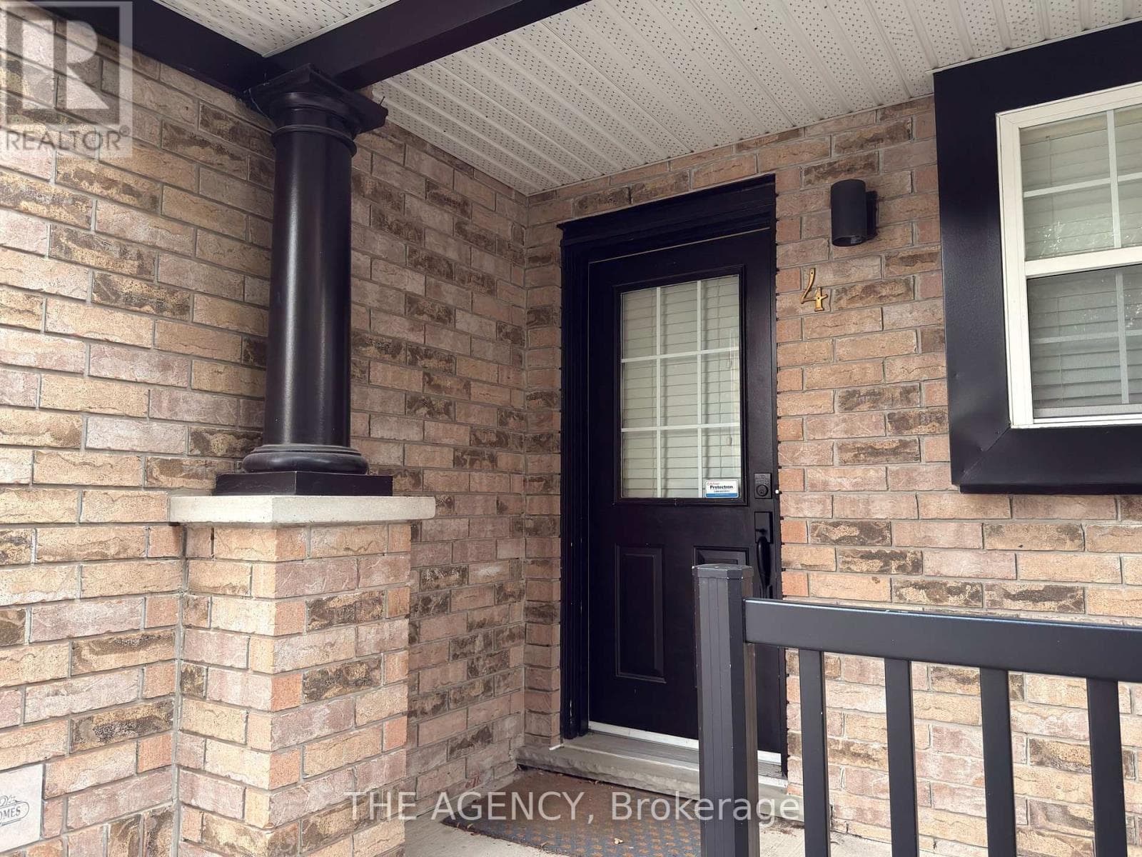 Single Family at 4 Porter Drive, Guelph (Pineridge/Westminster Woods), Ontario - Photo 4 - RE/MAX Garden City Realty