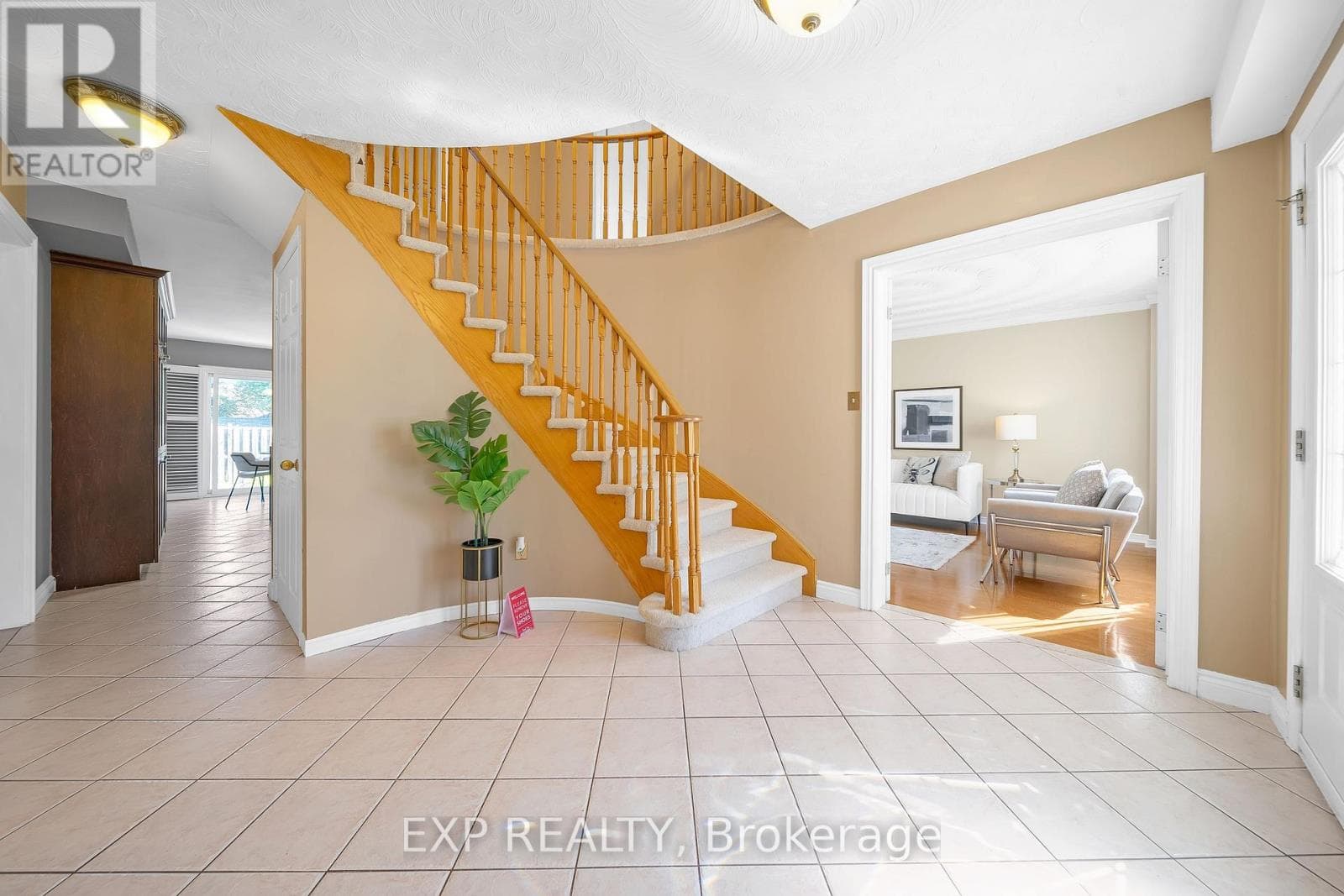 Single Family at 955 Snowbird Street, Oshawa (Northglen), Ontario - Photo 7 - RE/MAX Garden City Realty