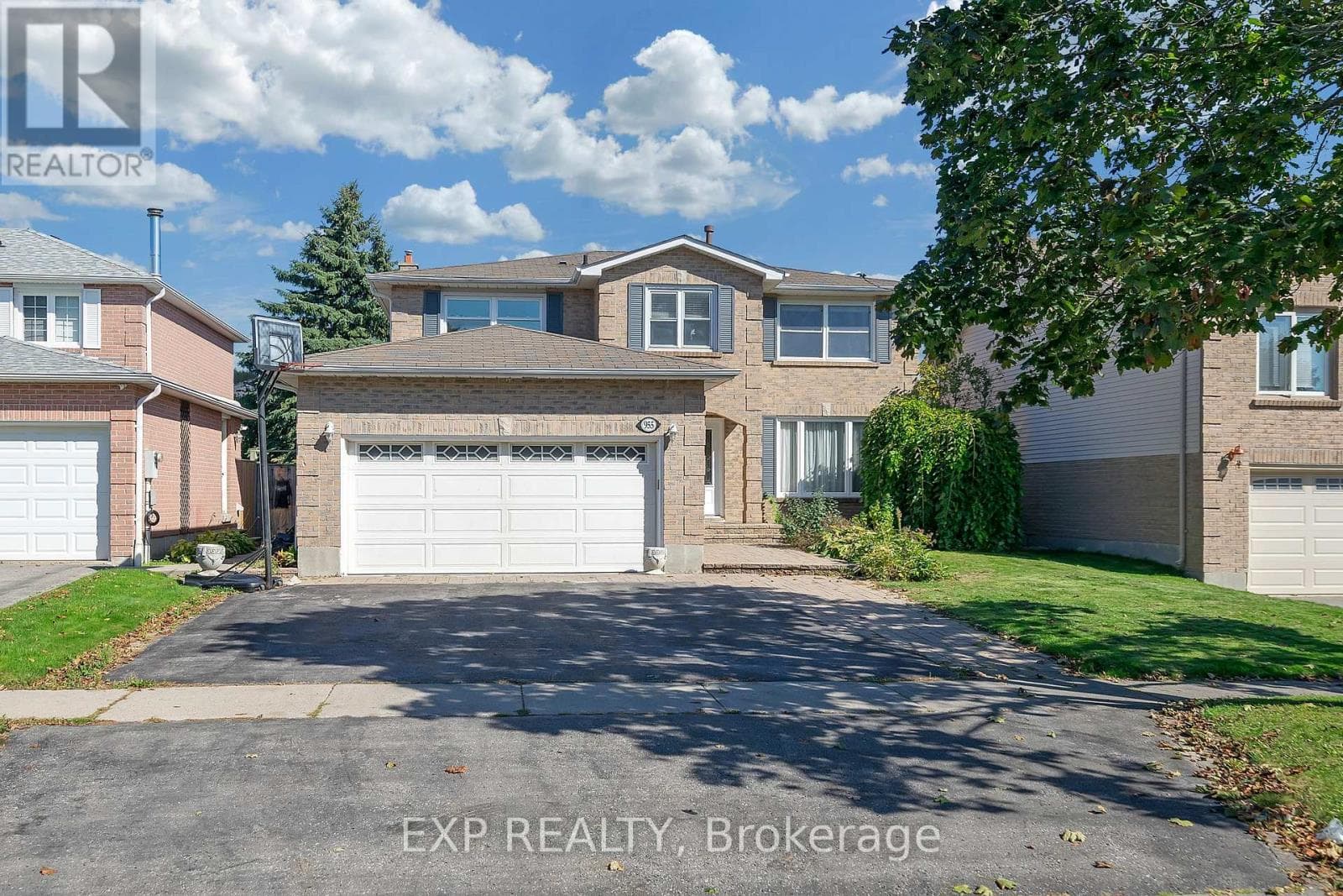 Single Family at 955 Snowbird Street, Oshawa (Northglen), Ontario - Photo 3 - RE/MAX Garden City Realty