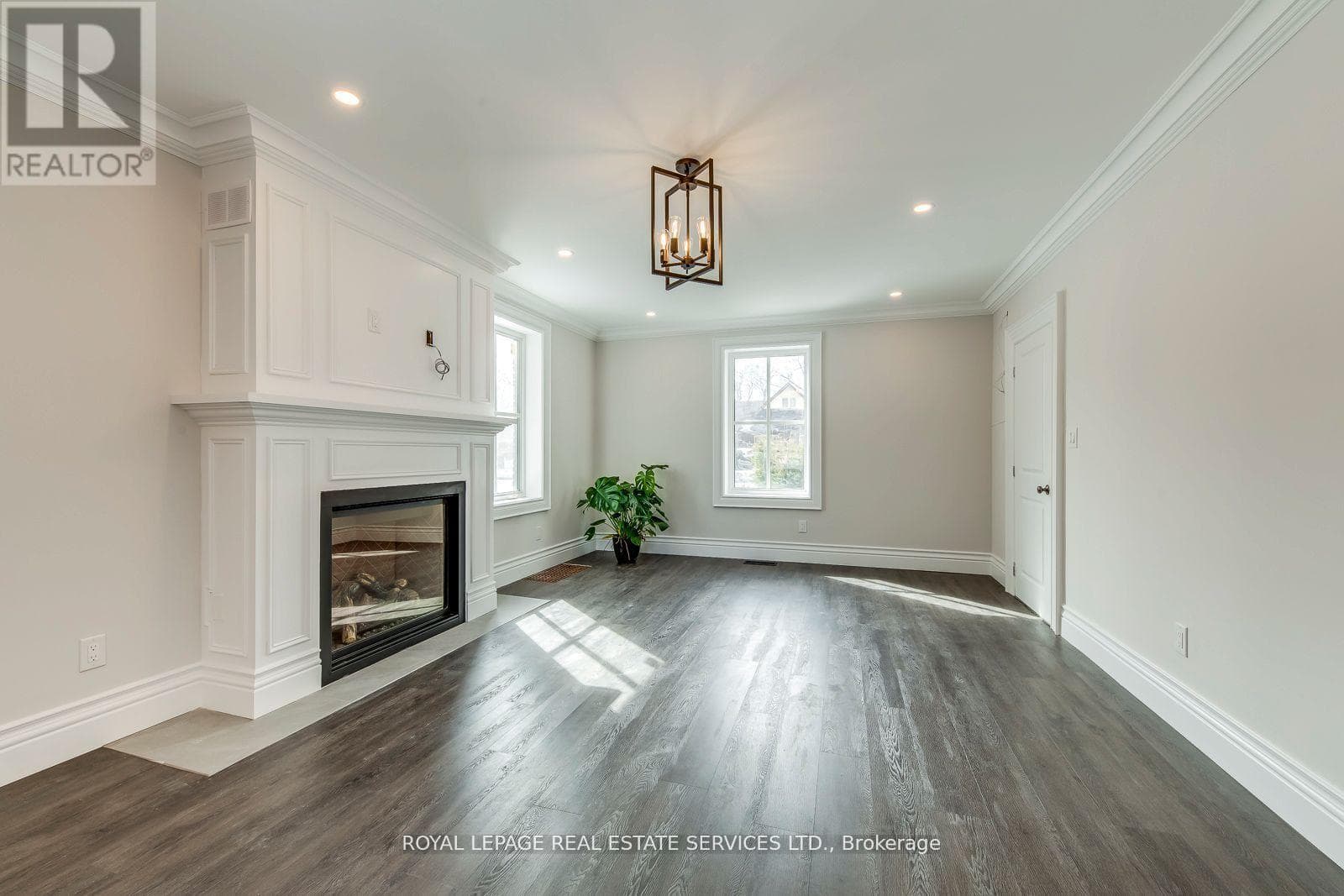 Single Family at 317 Queen Street, Mississauga (Streetsville), Ontario - Photo 5 - RE/MAX Garden City Realty