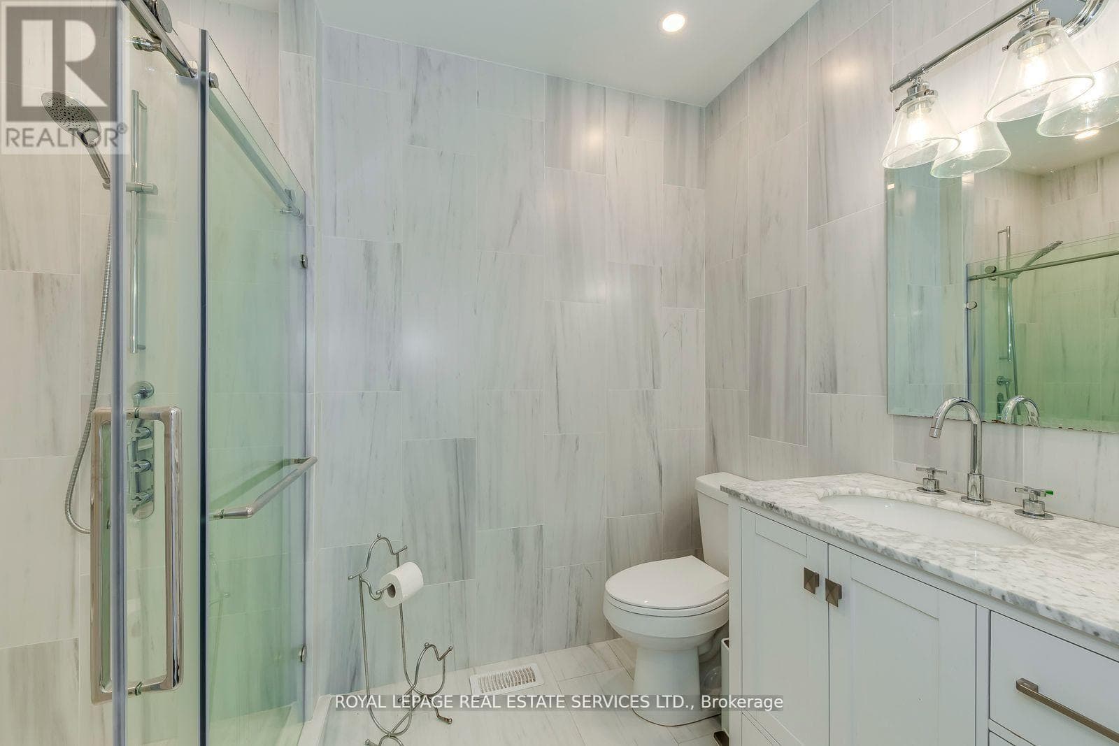 Single Family at 317 Queen Street, Mississauga (Streetsville), Ontario - Photo 8 - RE/MAX Garden City Realty