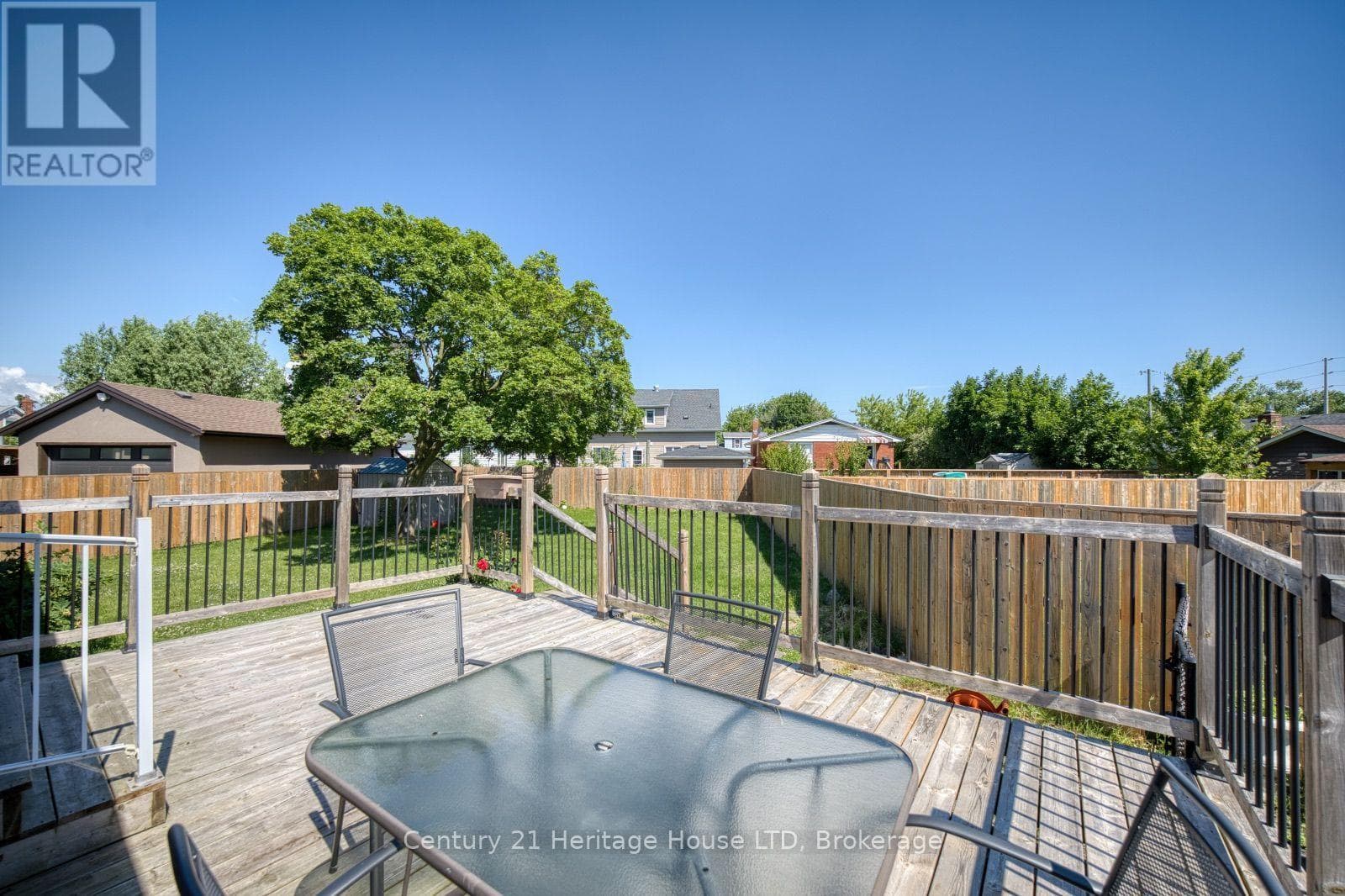 Single Family at upper- 37 Coronation Boulevard, St. Catharines (Grapeview), Ontario - Photo 2 - RE/MAX Garden City Realty
