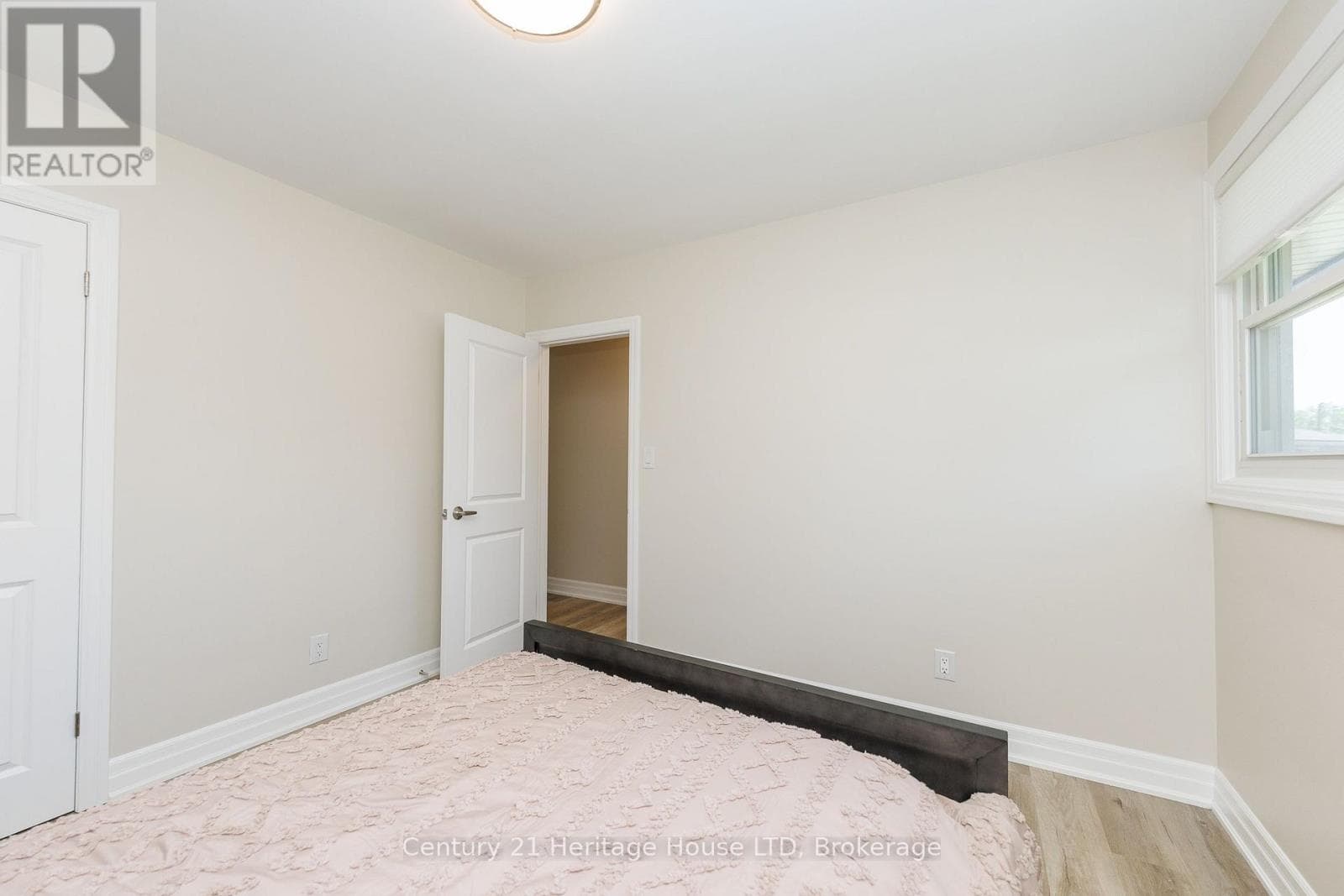 Single Family at upper- 37 Coronation Boulevard, St. Catharines (Grapeview), Ontario - Photo 9 - RE/MAX Garden City Realty