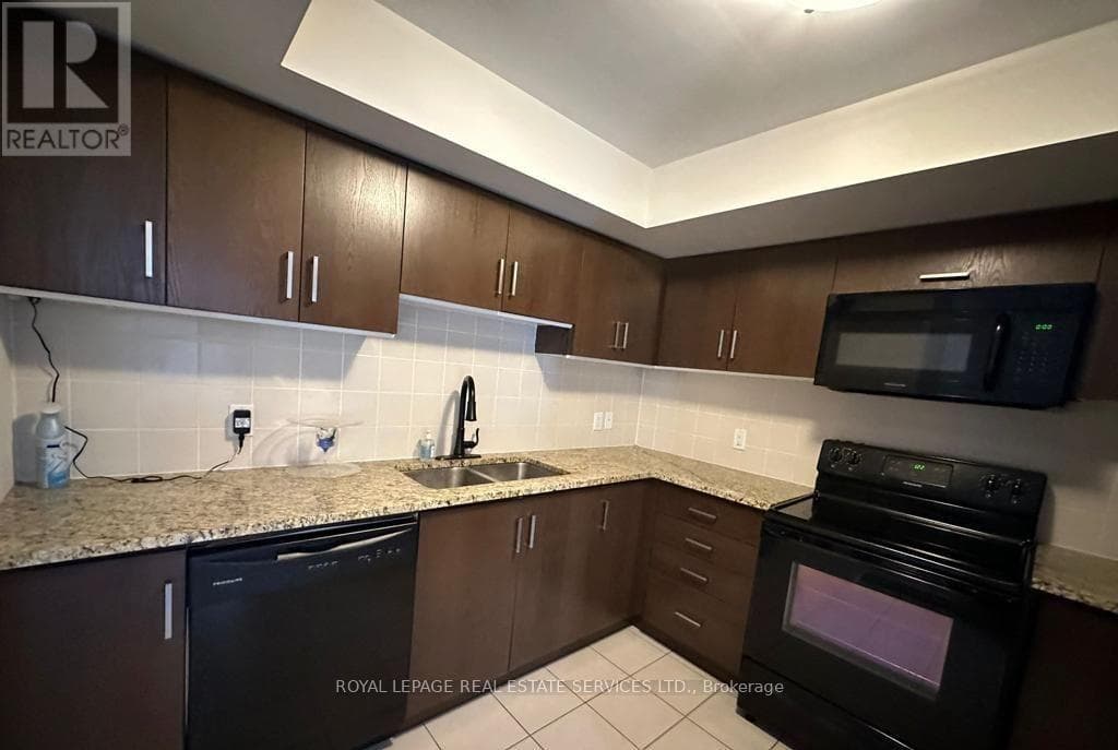 Single Family at 57- 2441 Greenwich Drive, Oakville (WM Westmount), Ontario - Photo 7 - RE/MAX Garden City Realty