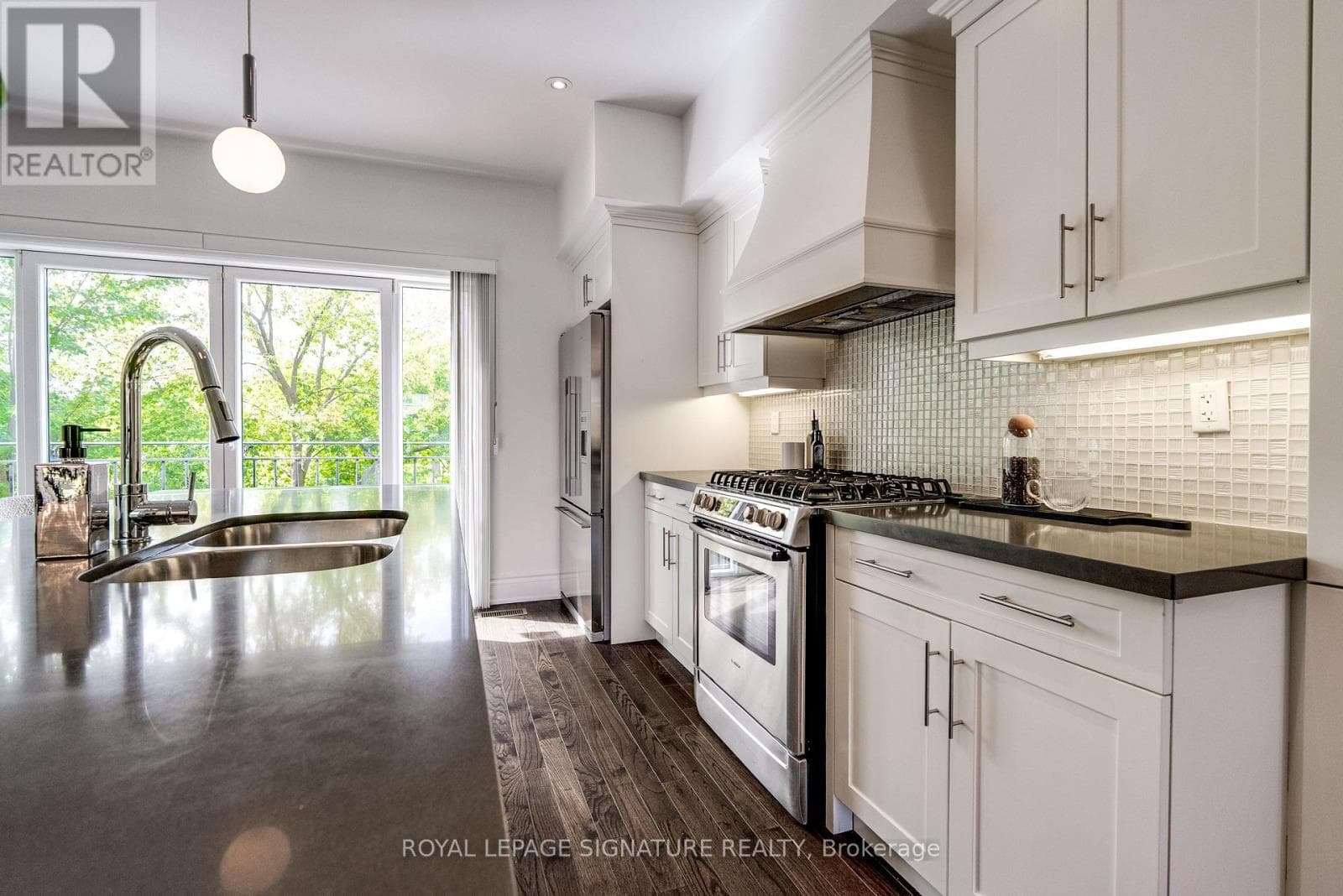 Single Family at 18 Matthew Court, Toronto (Princess-Rosethorn), Ontario - Photo 9 - RE/MAX Garden City Realty